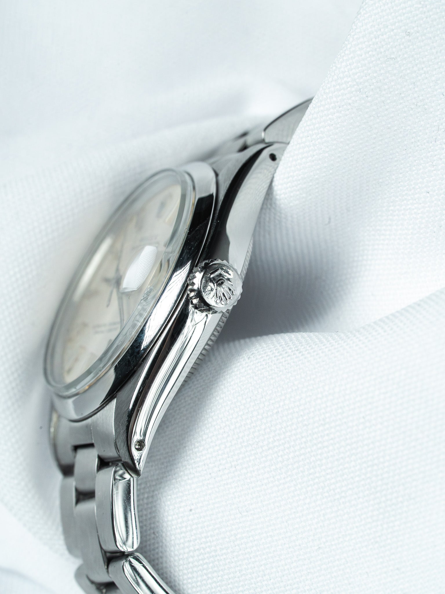 Vintage Rolex Oyster Perpetual Date 1500 Watch - 34mm Automatic Stainless Steel (1978)