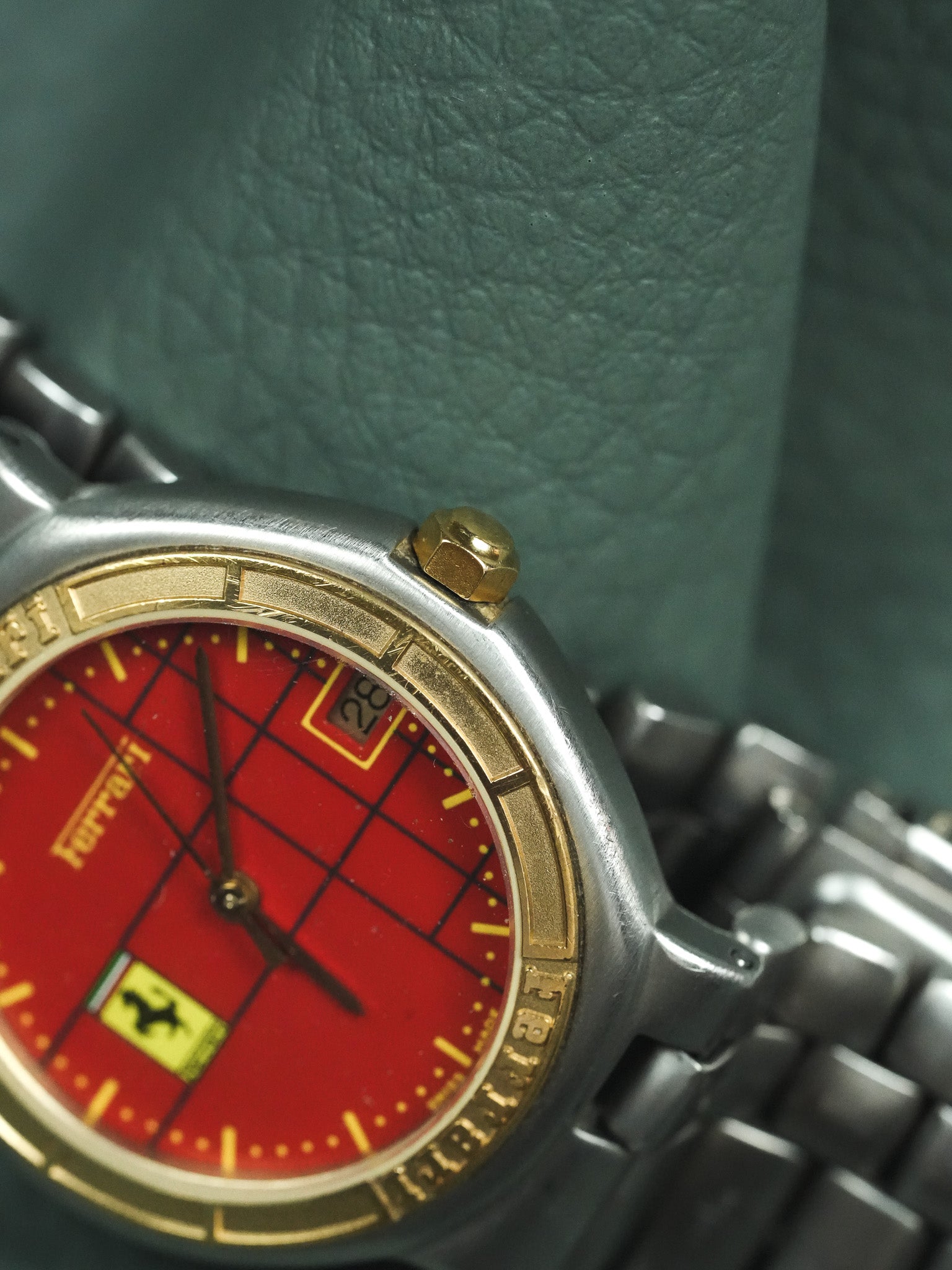 Ferrari x Cartier - Stahl Gold Quadratisches Rotes Zifferblatt - 1980s