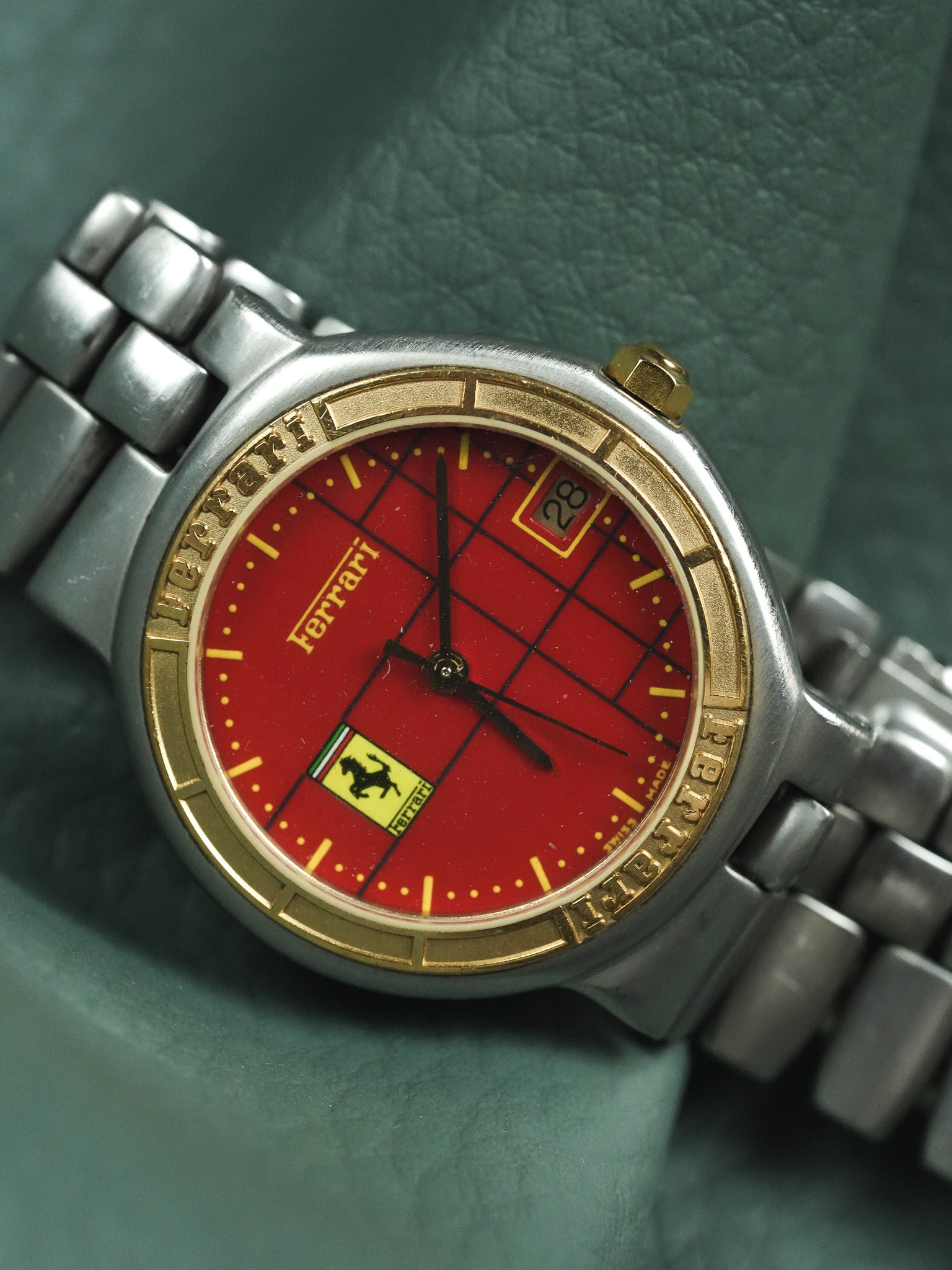 Ferrari x Cartier - Stahl Gold Quadratisches Rotes Zifferblatt - 1980s