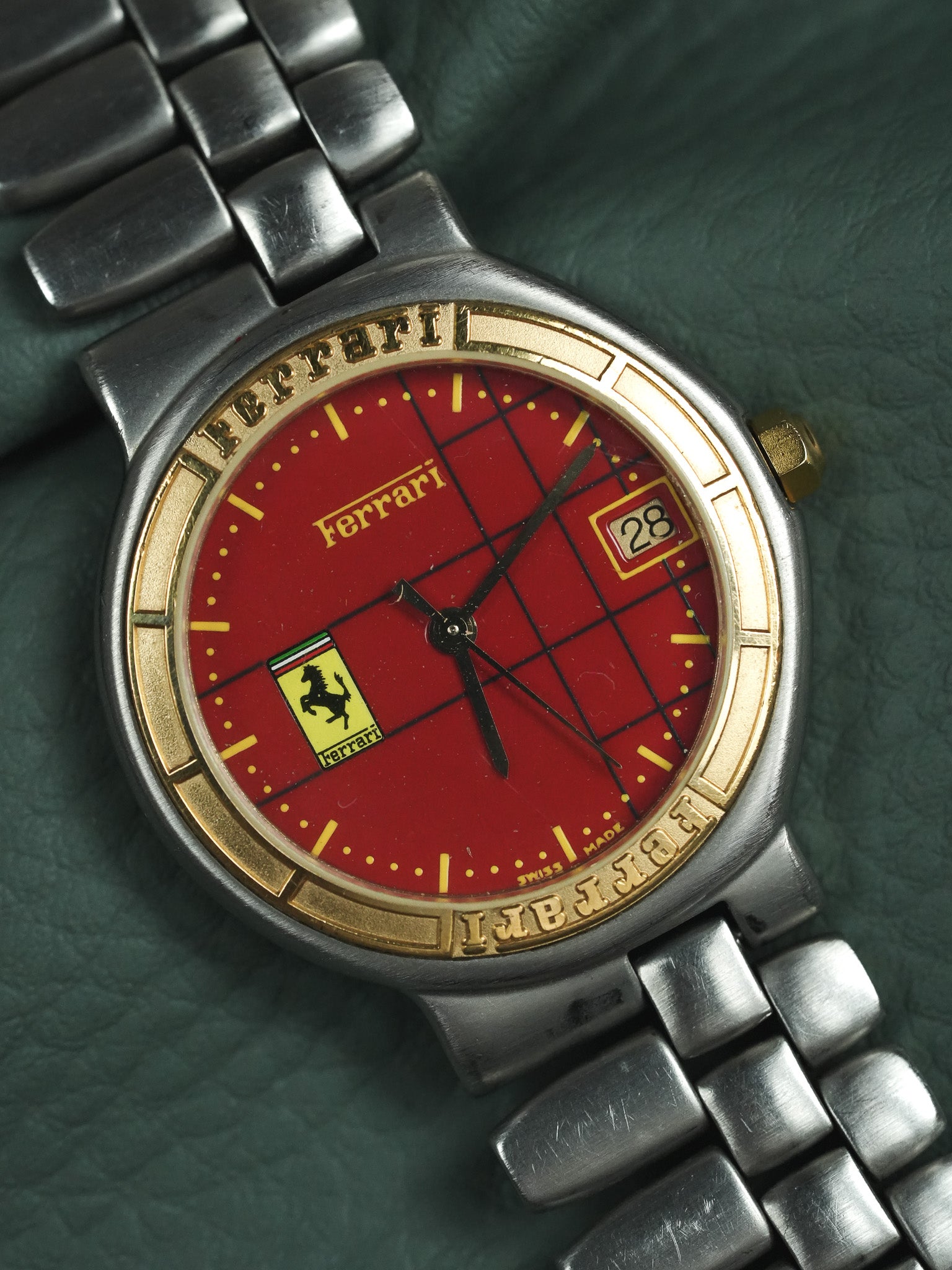 Ferrari x Cartier - Stahl Gold Quadratisches Rotes Zifferblatt - 1980s