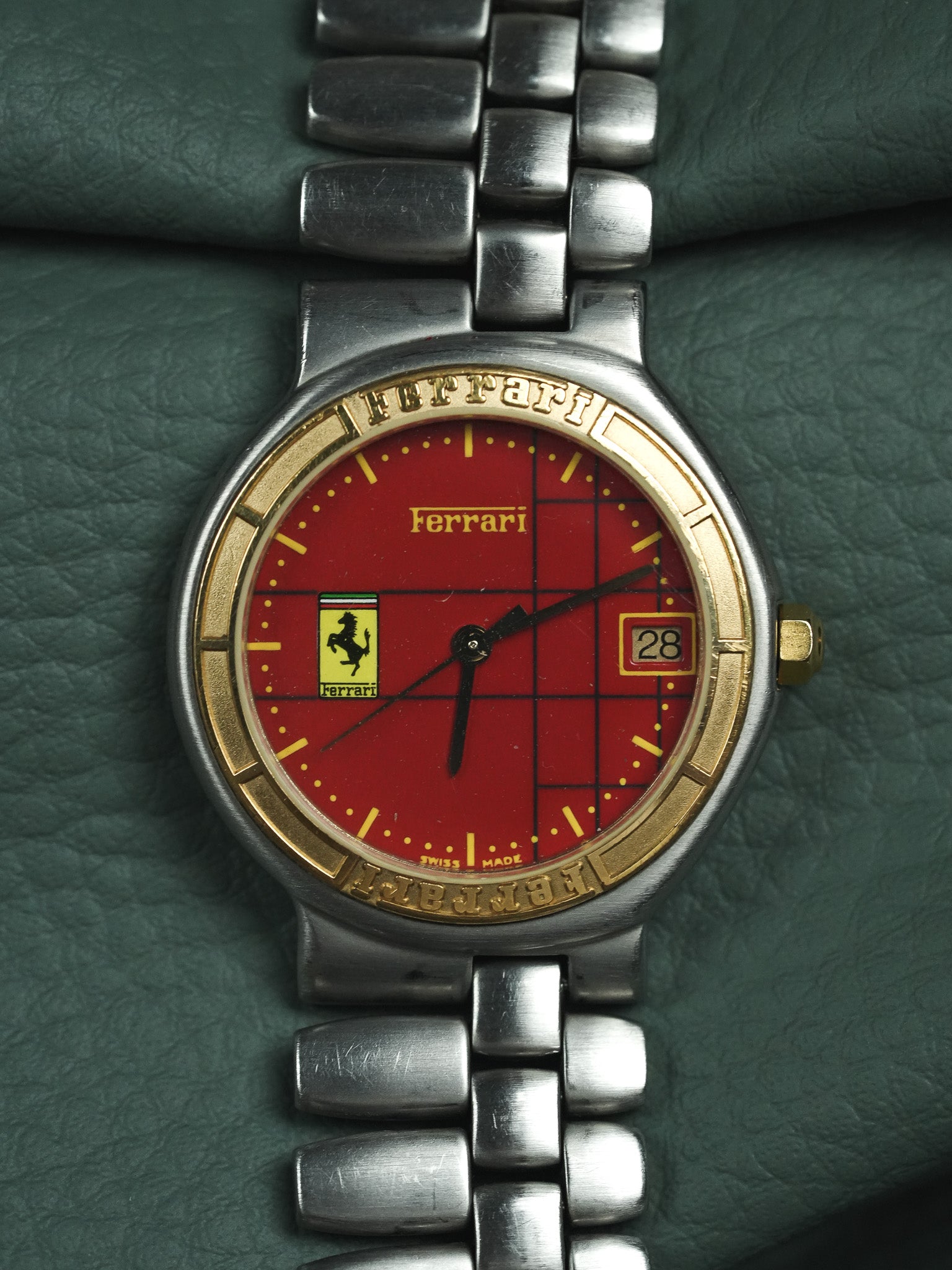 Ferrari x Cartier - Stahl Gold Quadratisches Rotes Zifferblatt - 1980s