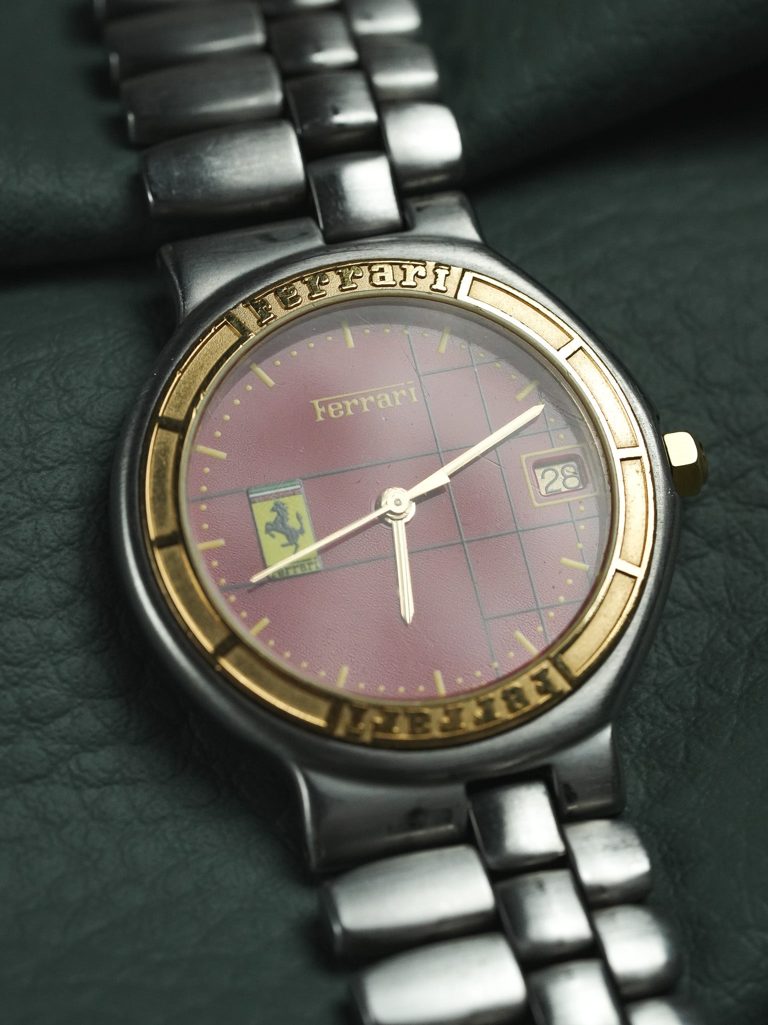 Ferrari x Cartier - Stahl Gold Quadratisches Rotes Zifferblatt - 1980s