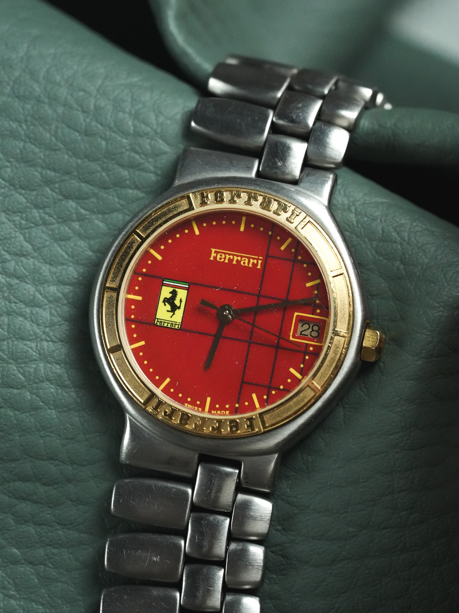 Ferrari x Cartier - Stahl Gold Quadratisches Rotes Zifferblatt - 1980s