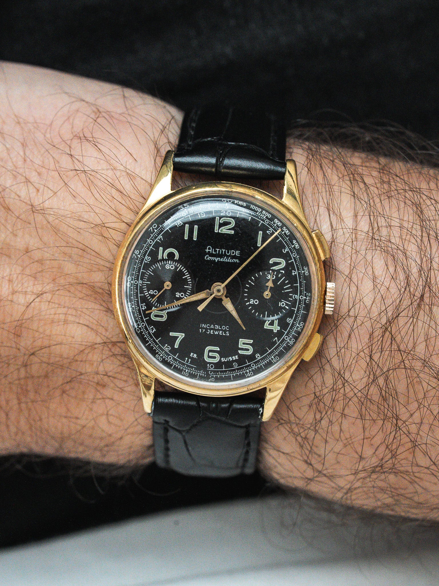 Cronografo Altitude Competizione Placcato Oro Venus 188 — Quadrante Nero (Anni 1960)