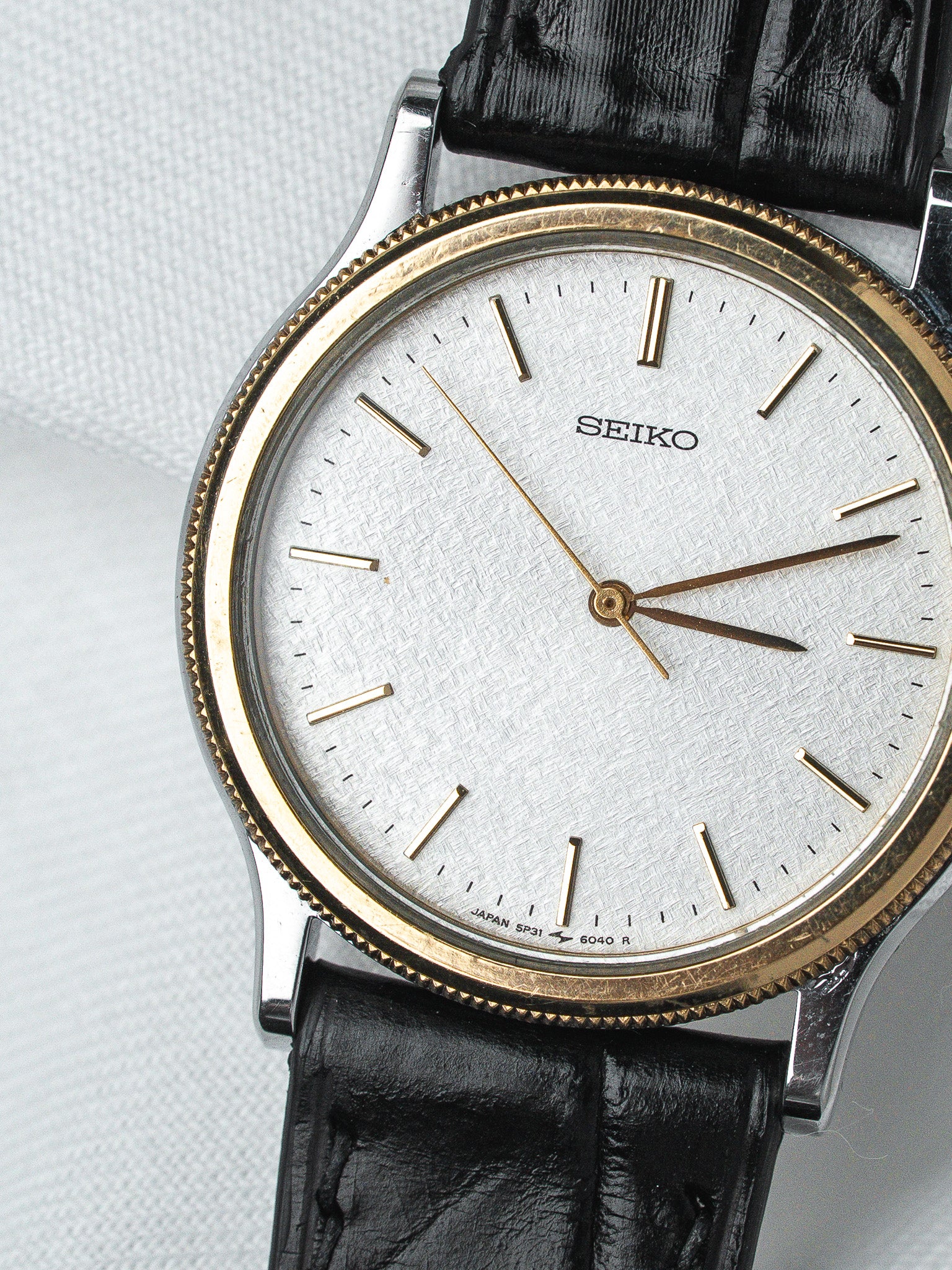 Vintage Watch Seiko 5P31-6030 Two-Tone — Silver Linen Dial (1996)