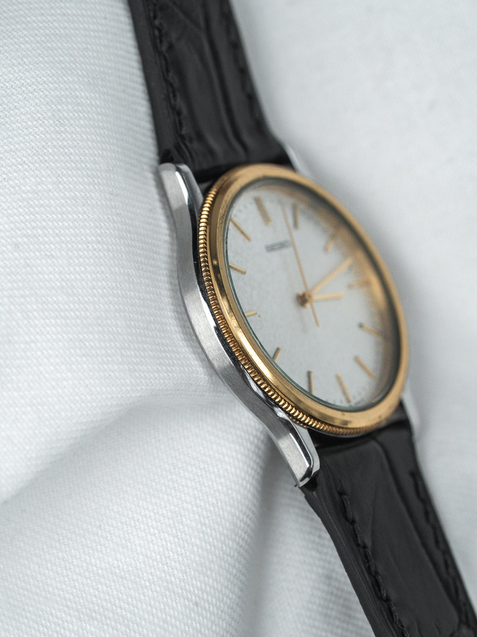 Vintage Watch Seiko 5P31-6030 Two-Tone — Silver Linen Dial (1996)