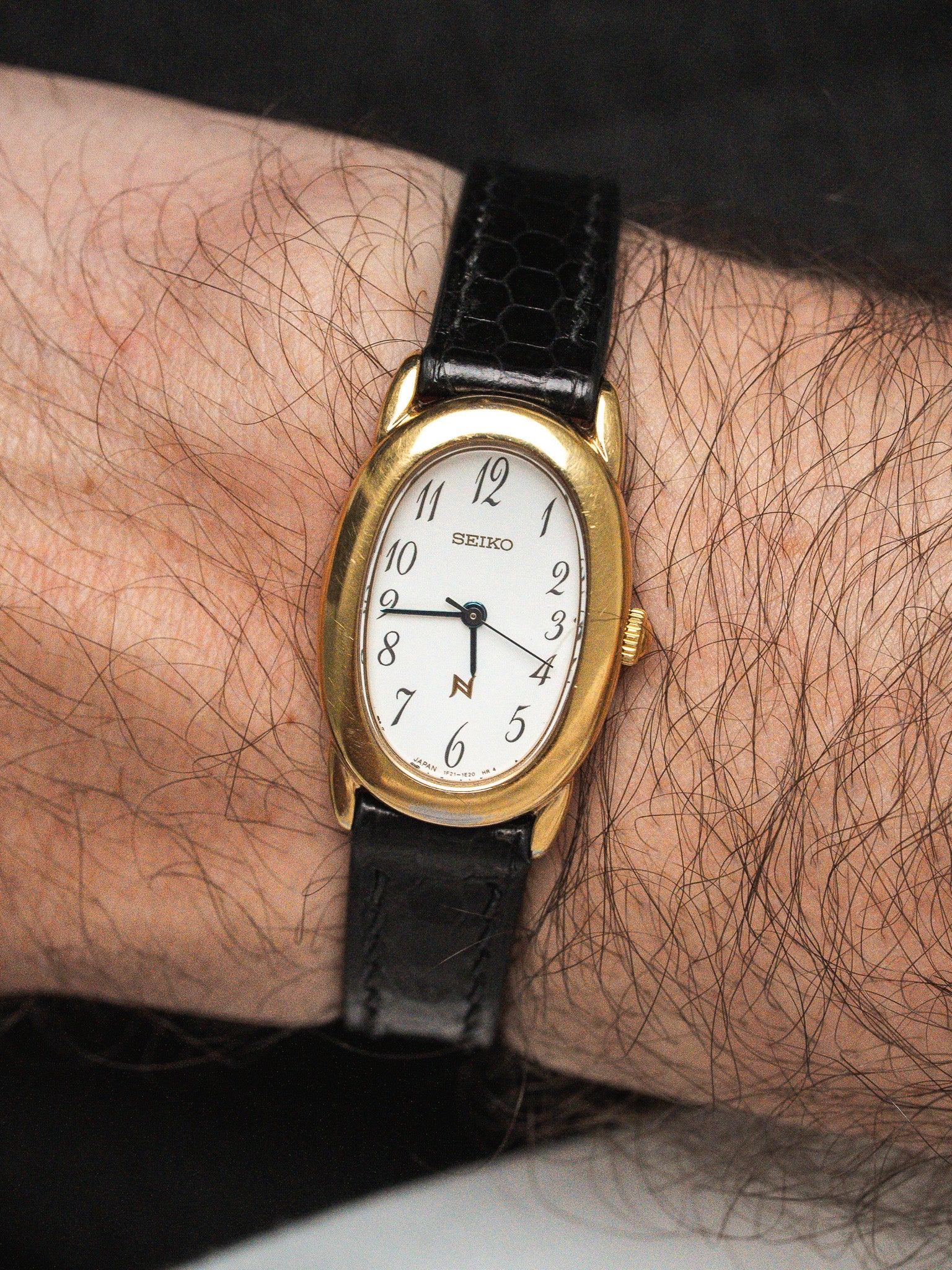 Montre Seiko Baignoire Plaqué Or — Cadran Blanc Chiffres Arabes (2003)