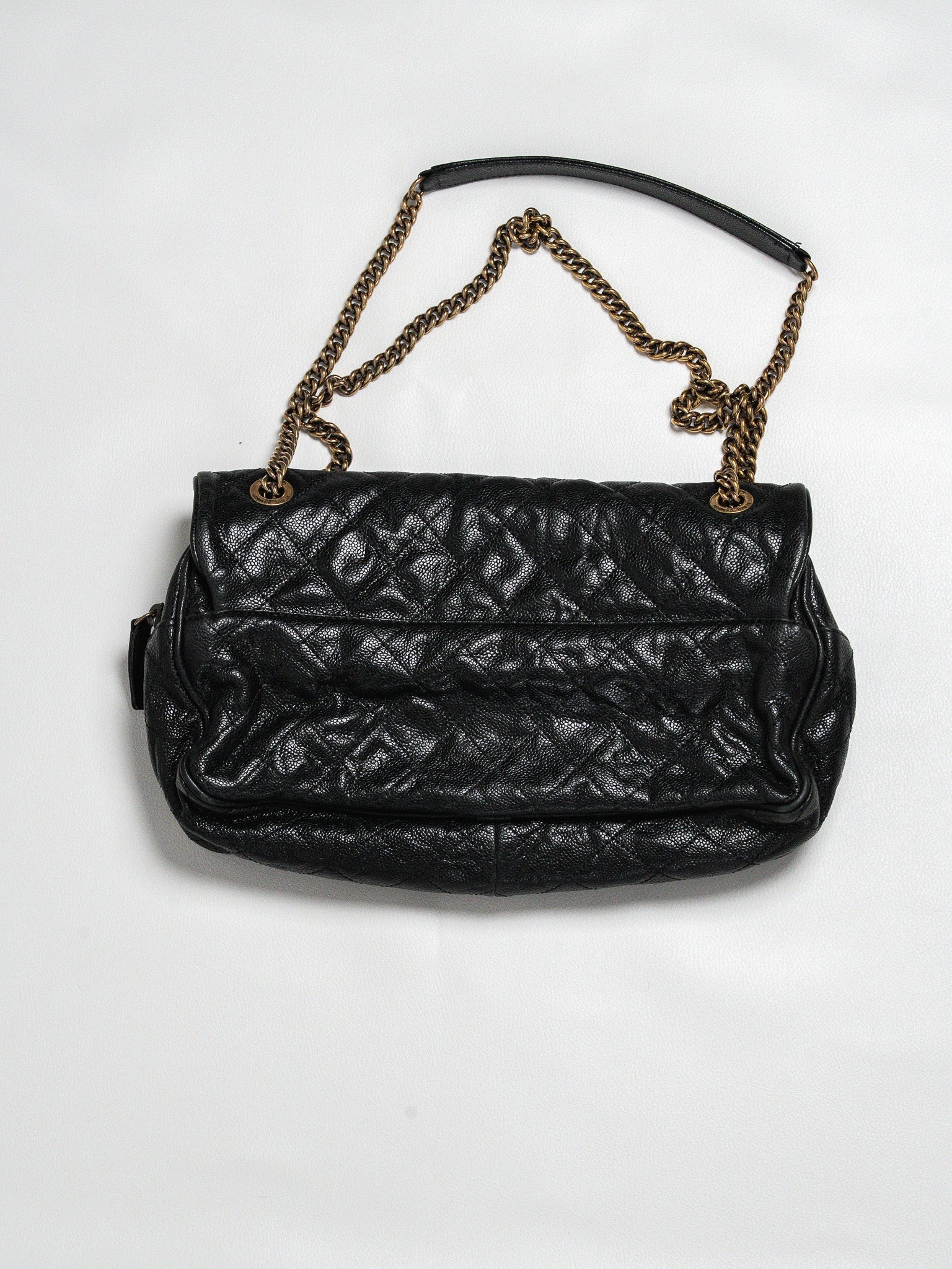 Sac Chanel Vintage en Cuir Caviar Noir Matelassé à Rabat
