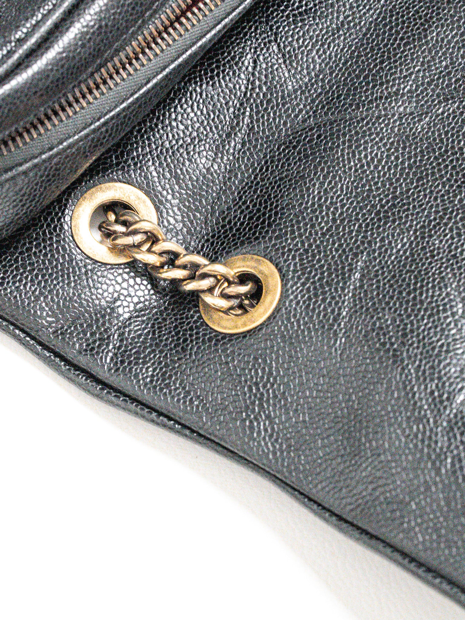 Sac Chanel Vintage en Cuir Caviar Noir Matelassé à Rabat