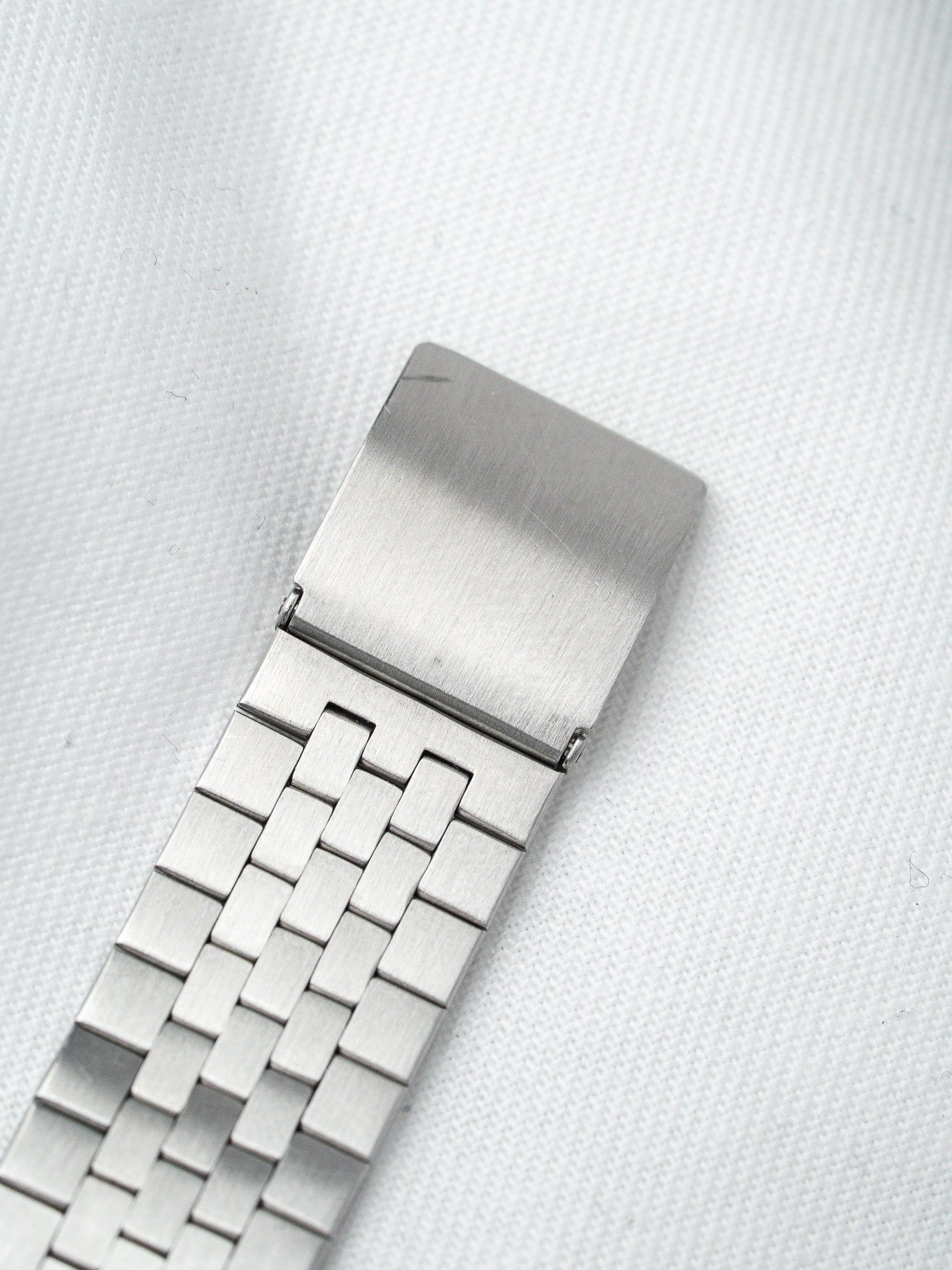 ساعة Seiko Type II فينتاج - علبة من الفولاذ — قرص أزرق متدرج (1977)