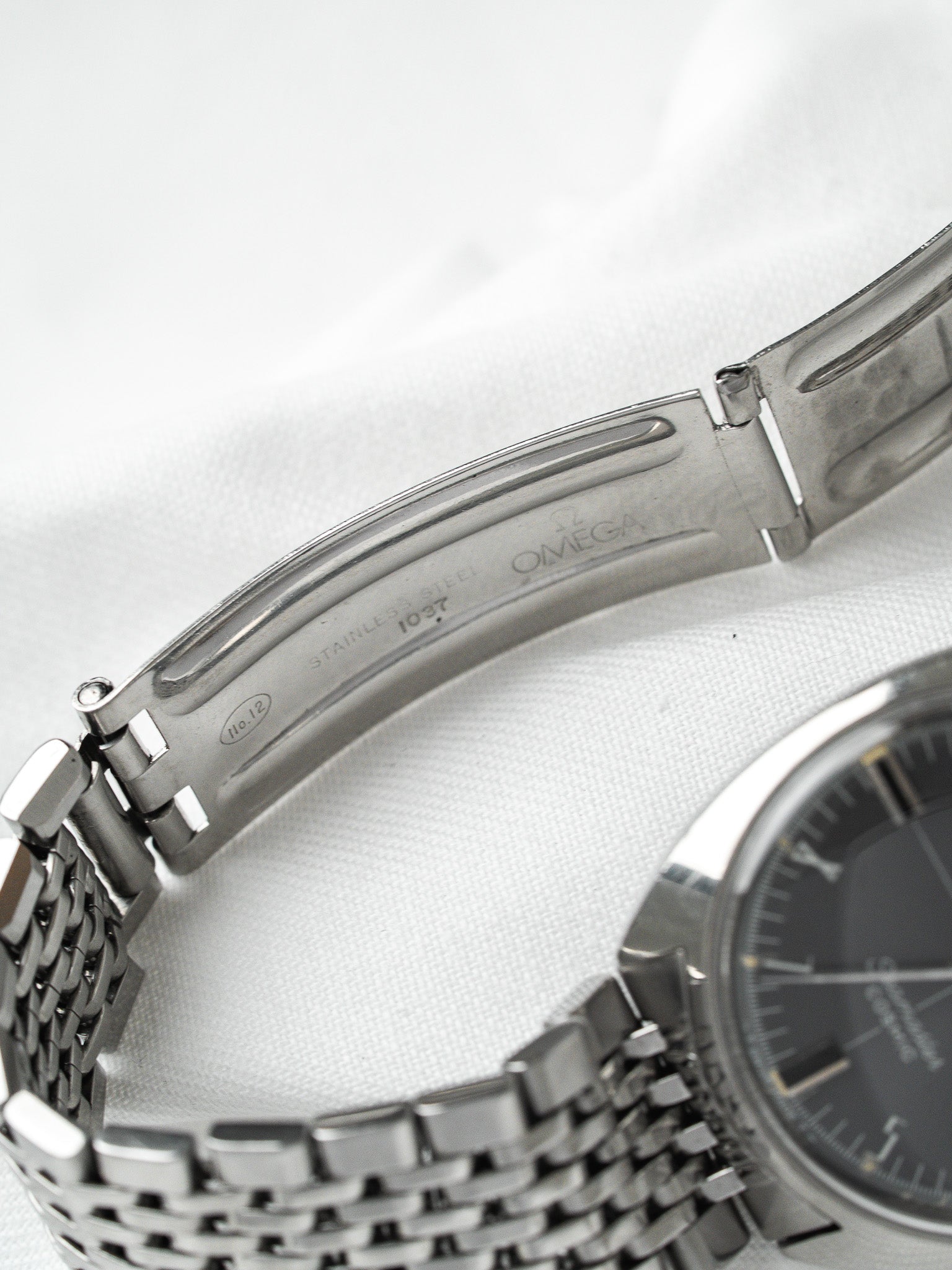 Vintage Omega Seamaster Cosmic 166.023 — Grey Dial (1967)