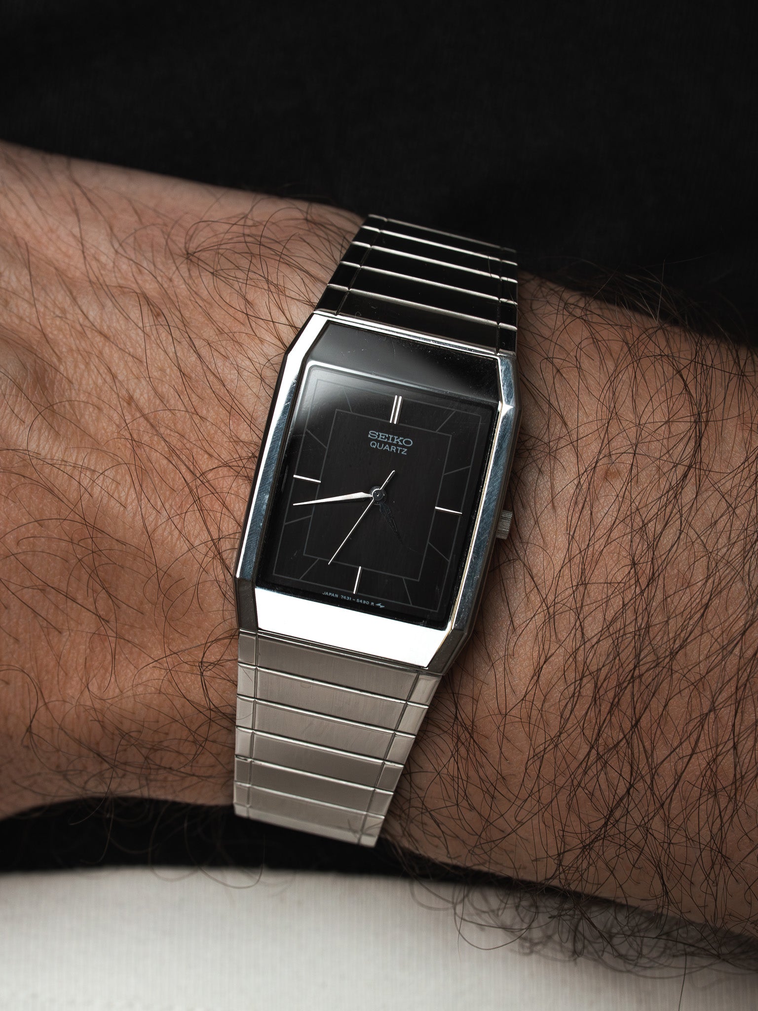 Orologio Seiko Tonneau 7431-5360 — Quadrante Nero Specchio (1985)