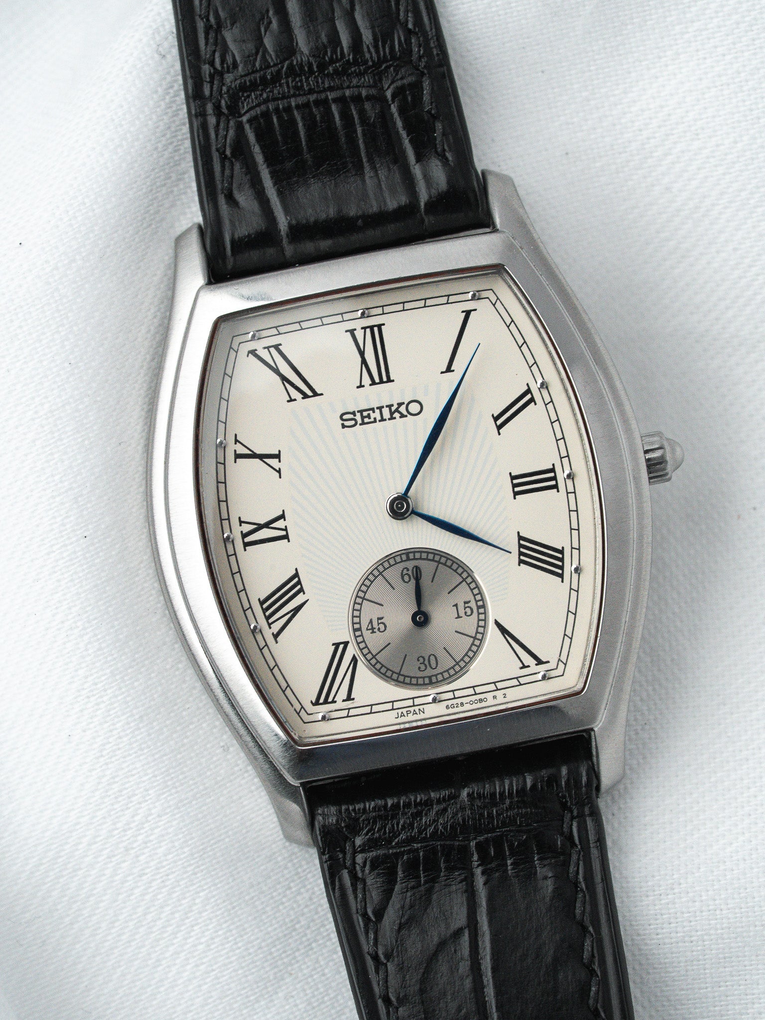 Reloj Seiko Tonneau de acero — Esfera crema romana (años 2000)