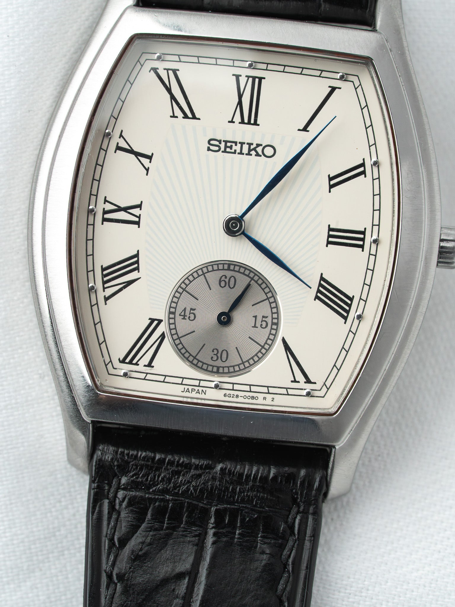 Reloj Seiko Tonneau de acero — Esfera crema romana (años 2000)