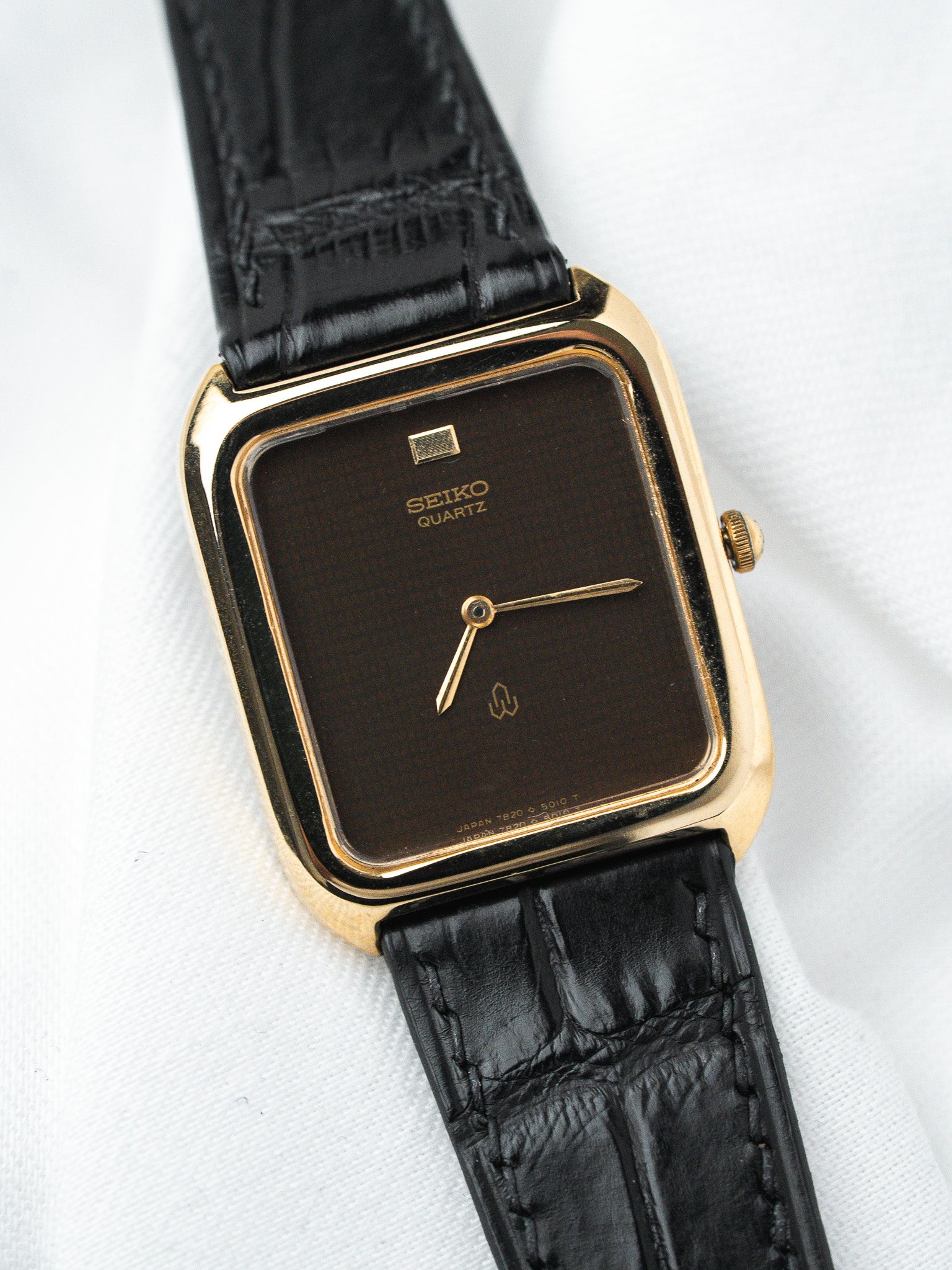Reloj Seiko Tank chapado en oro 7820 — chocolate guilloché (1985)