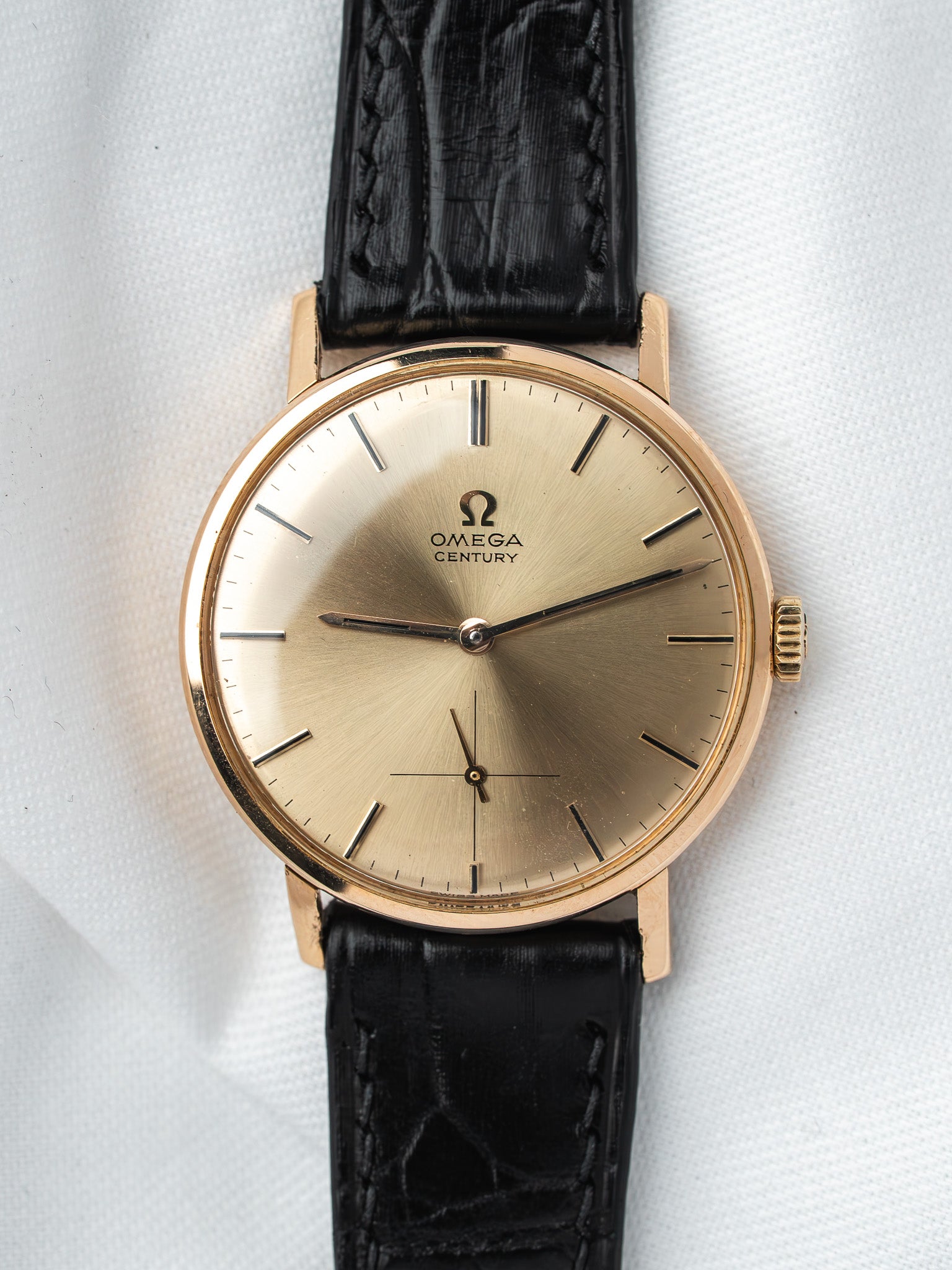 Montre Omega Century 121.014 Or Jaune 18K — Petite Seconde (1964)