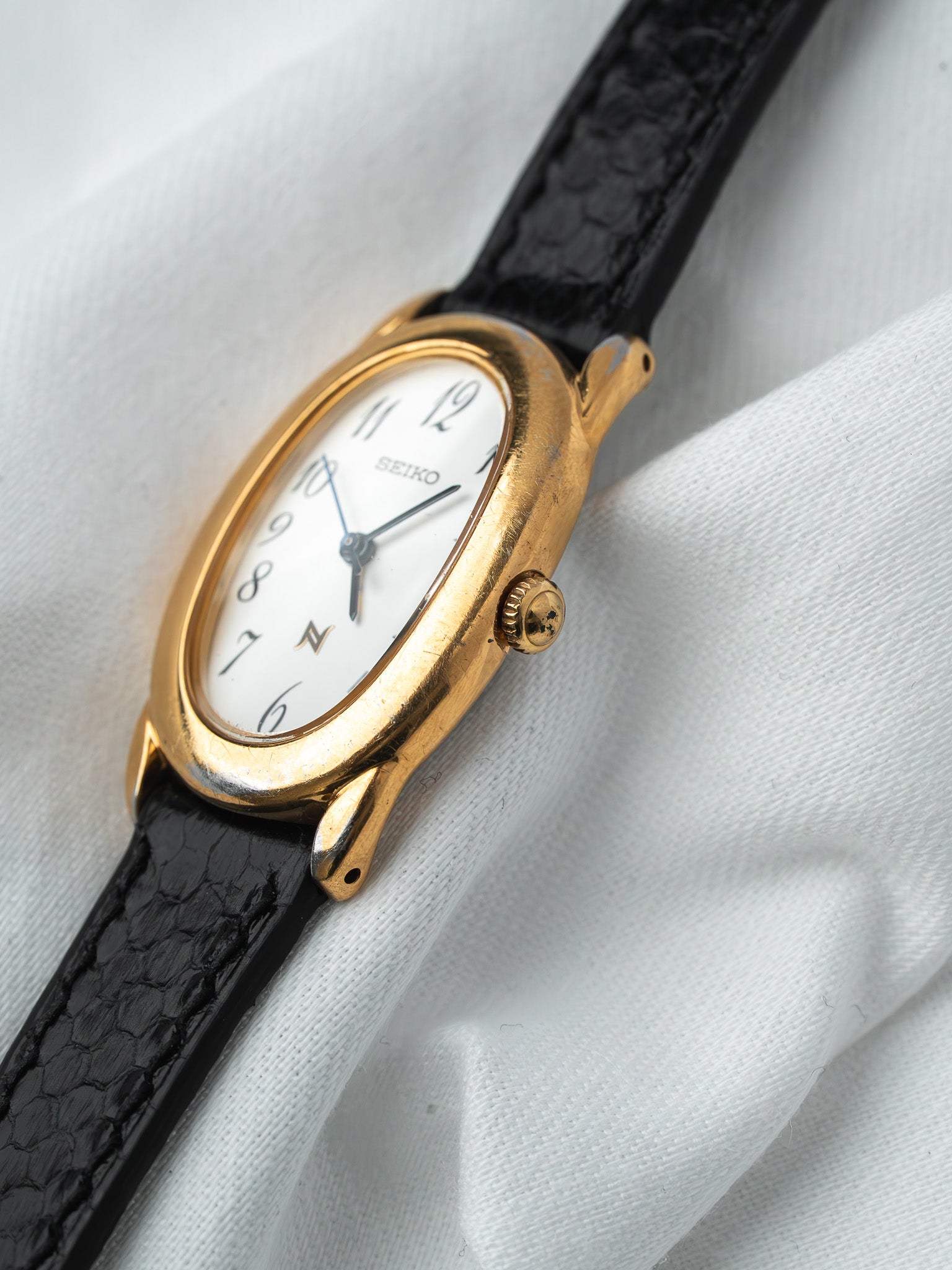 Montre Seiko Noie 1F21-5B70 Plaqué Or — Baignoire (1994)