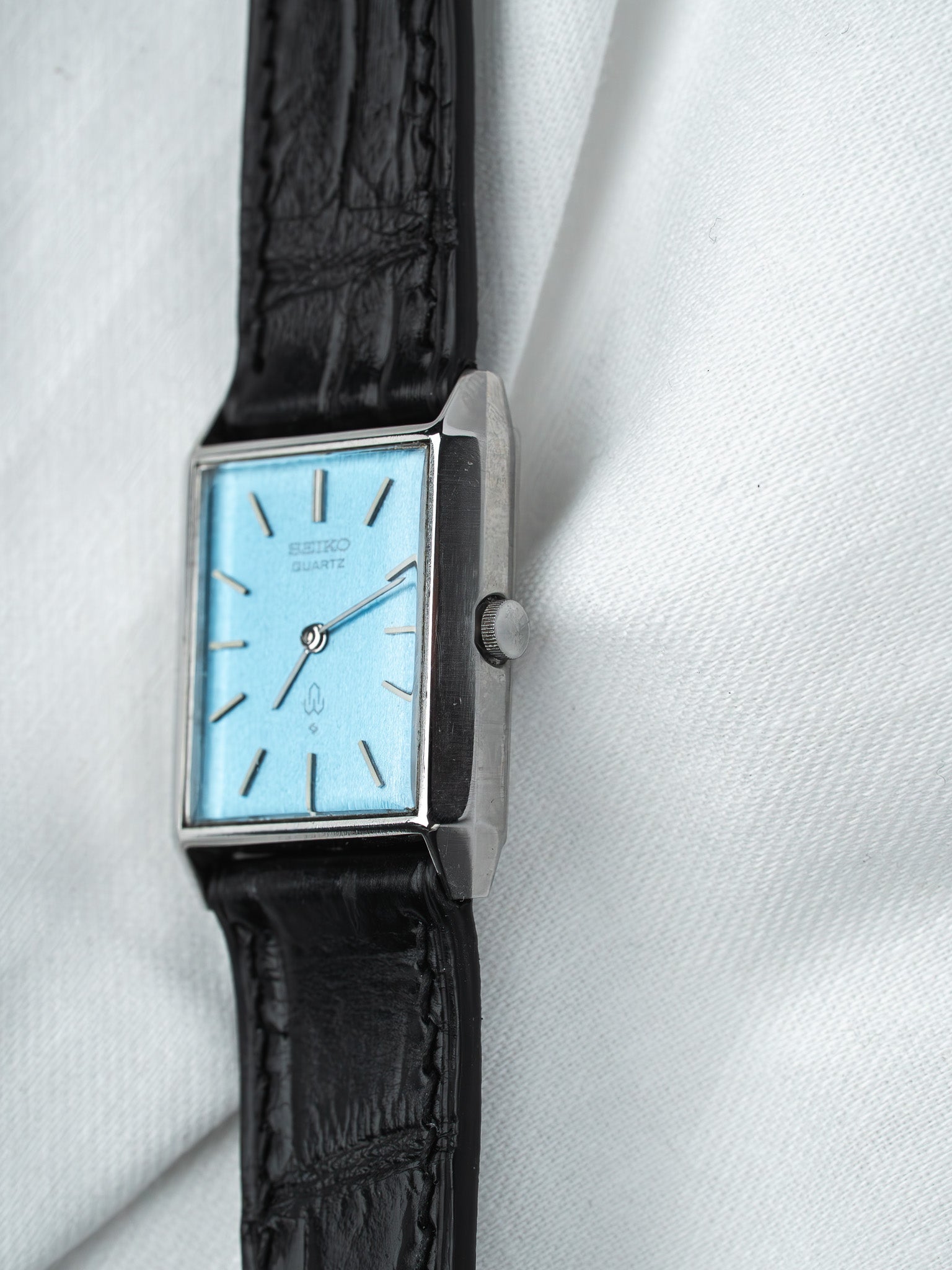 ساعة Seiko 4130-5010 من الفولاذ — Tank قرص أزرق (1975)