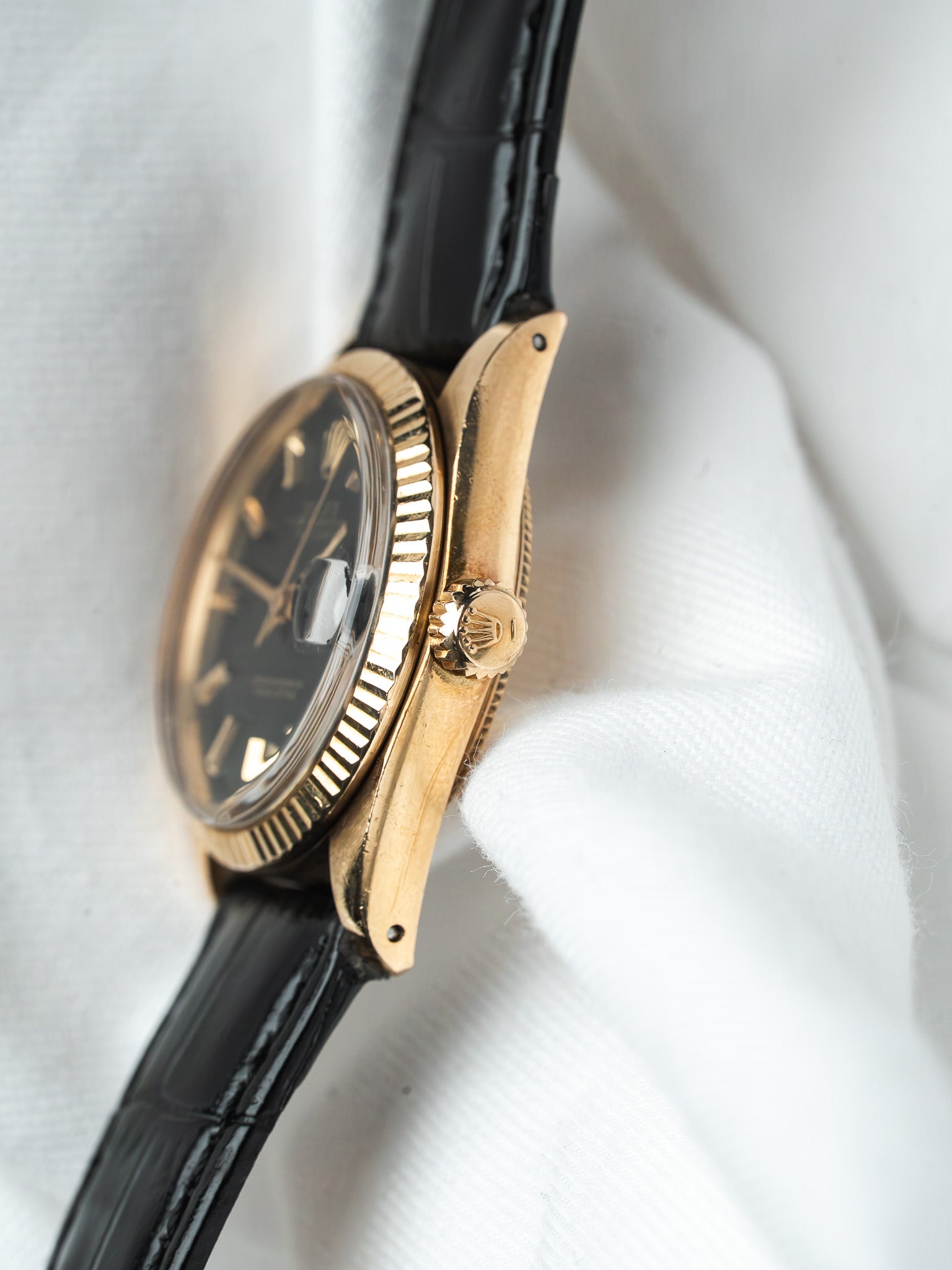 Rolex Datejust 6827 Or 18k — Cadran Noir Lunette Cannelée (1979)