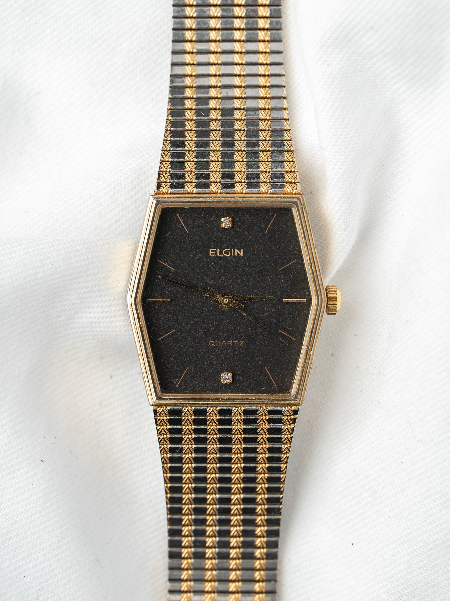 Montre Elgin Hexagonale Bicolore — Cadran Noir Pailleté (1981)