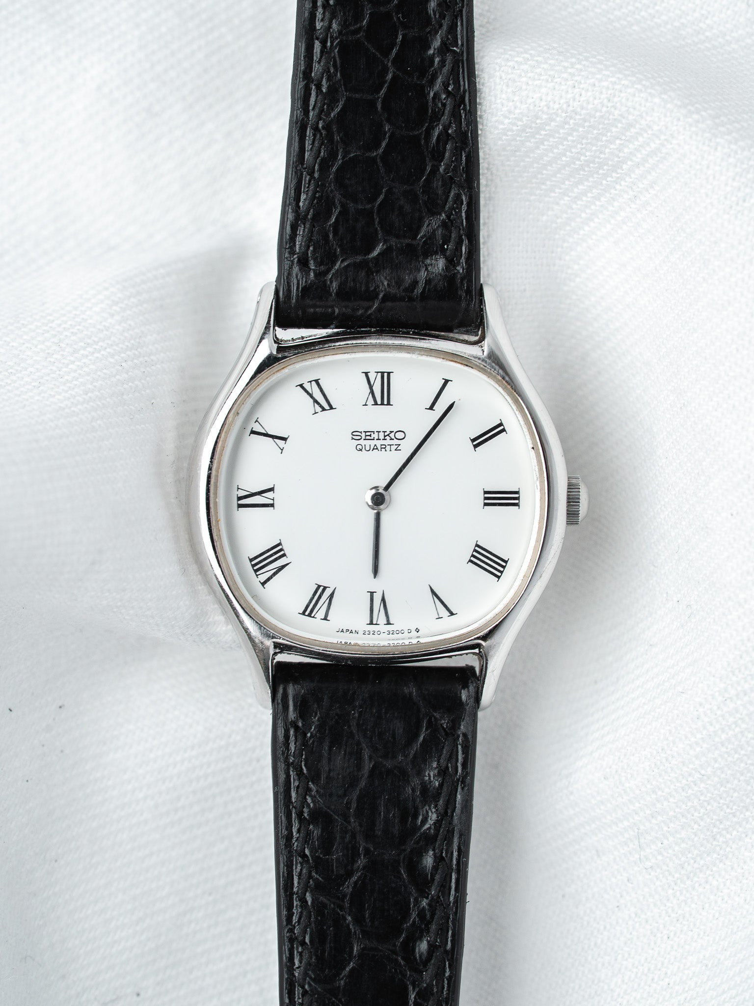 Montre Seiko 2320-6640 Acier — Coussin Cadran Romain (1981)