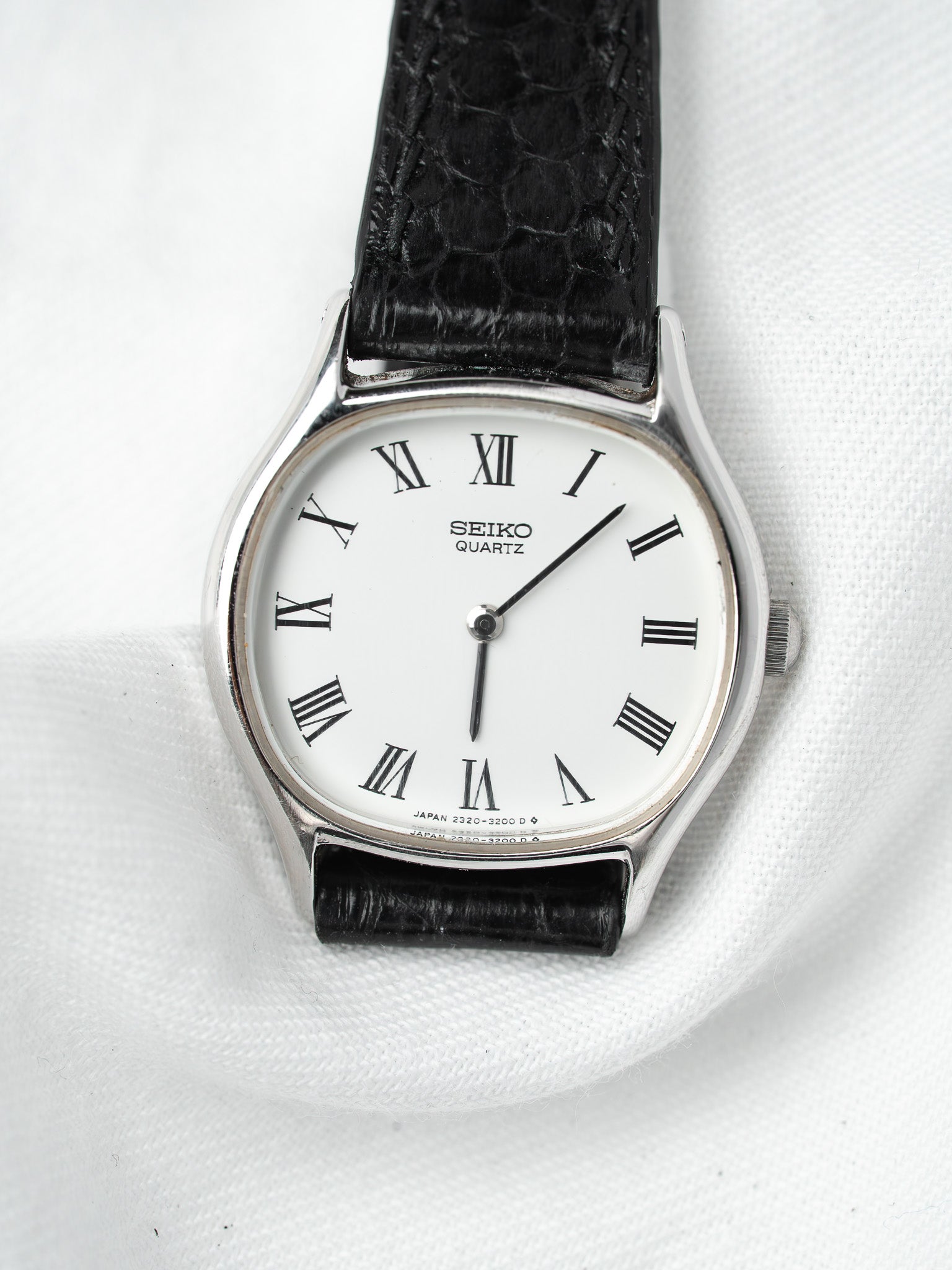 Montre Seiko 2320-6640 Acier — Coussin Cadran Romain (1981)