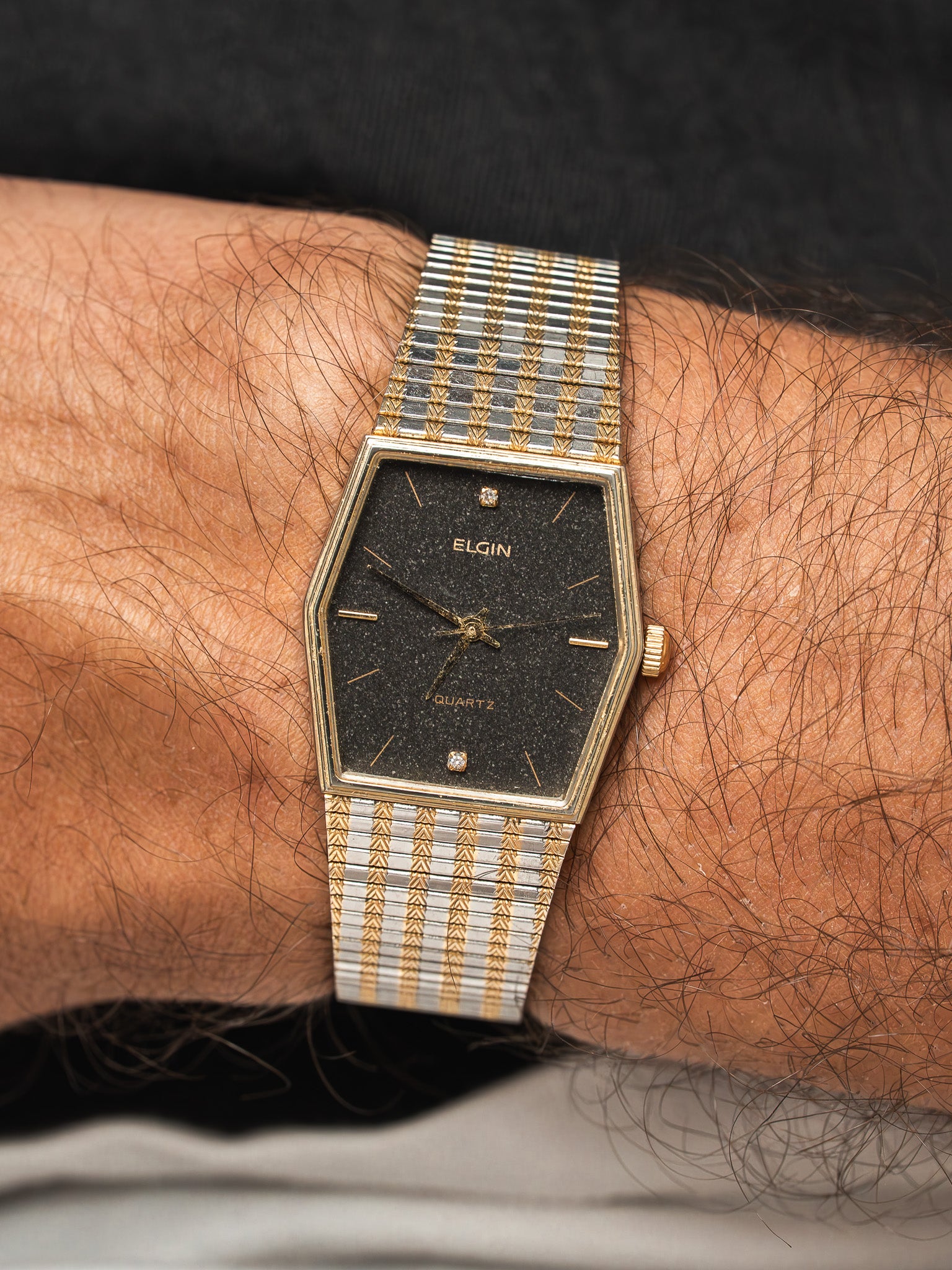 Montre Elgin Hexagonale Bicolore — Cadran Noir Pailleté (1981)