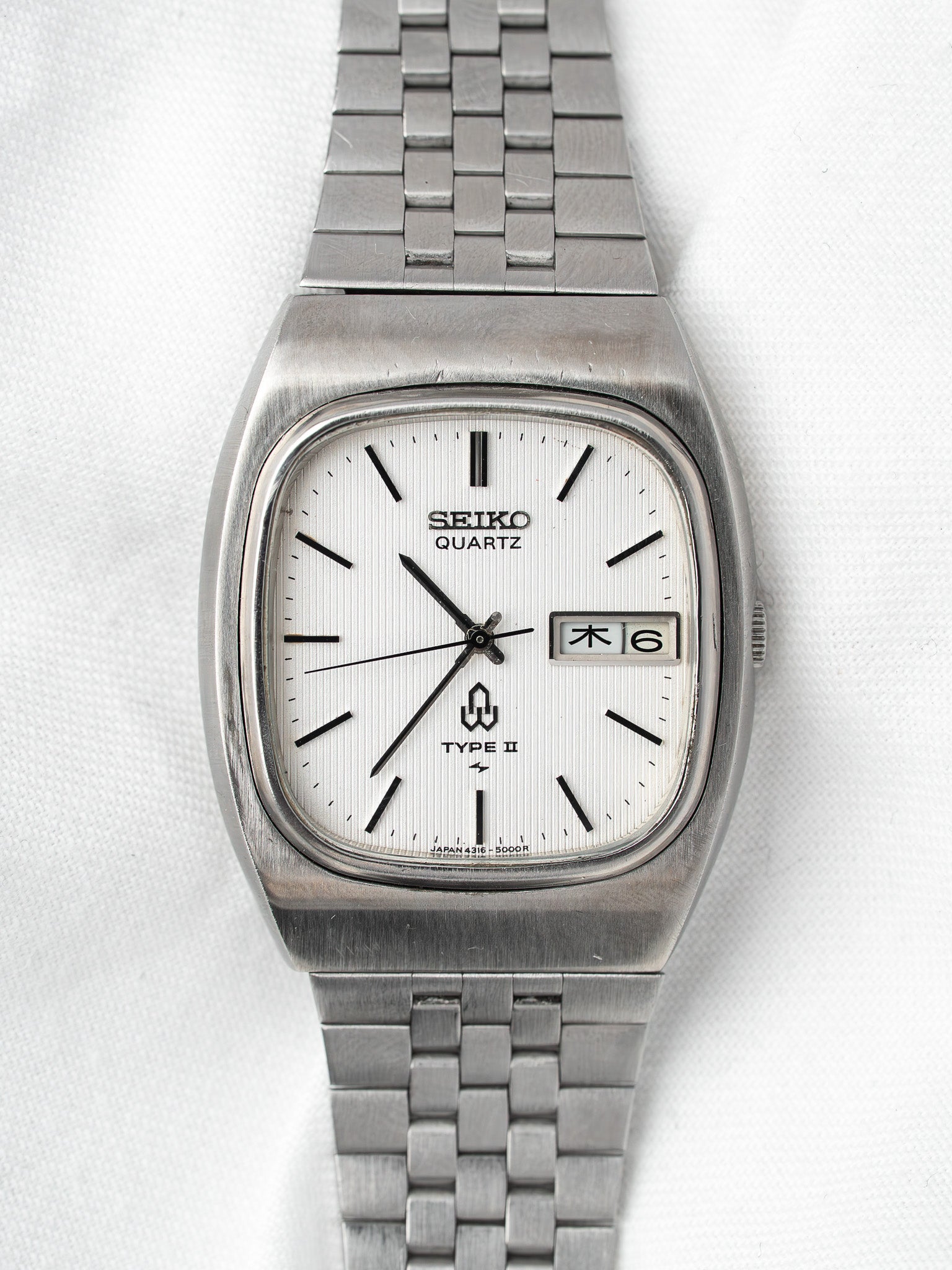 Seiko Type II 4318-5000 Coussin — Cadran Argenté Tapisserie (1977)