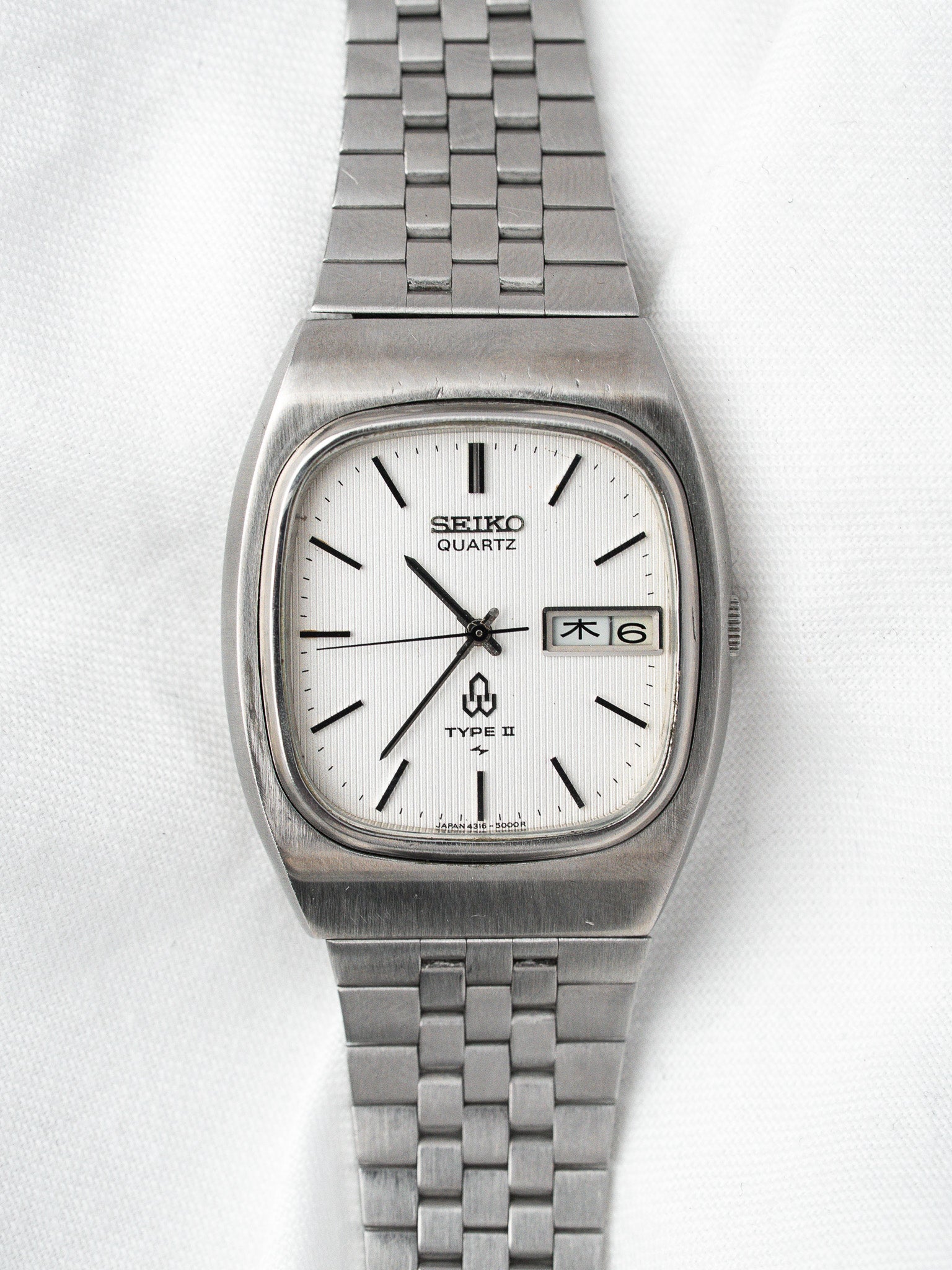 Seiko Type II 4318-5000 Coussin — Cadran Argenté Tapisserie (1977)
