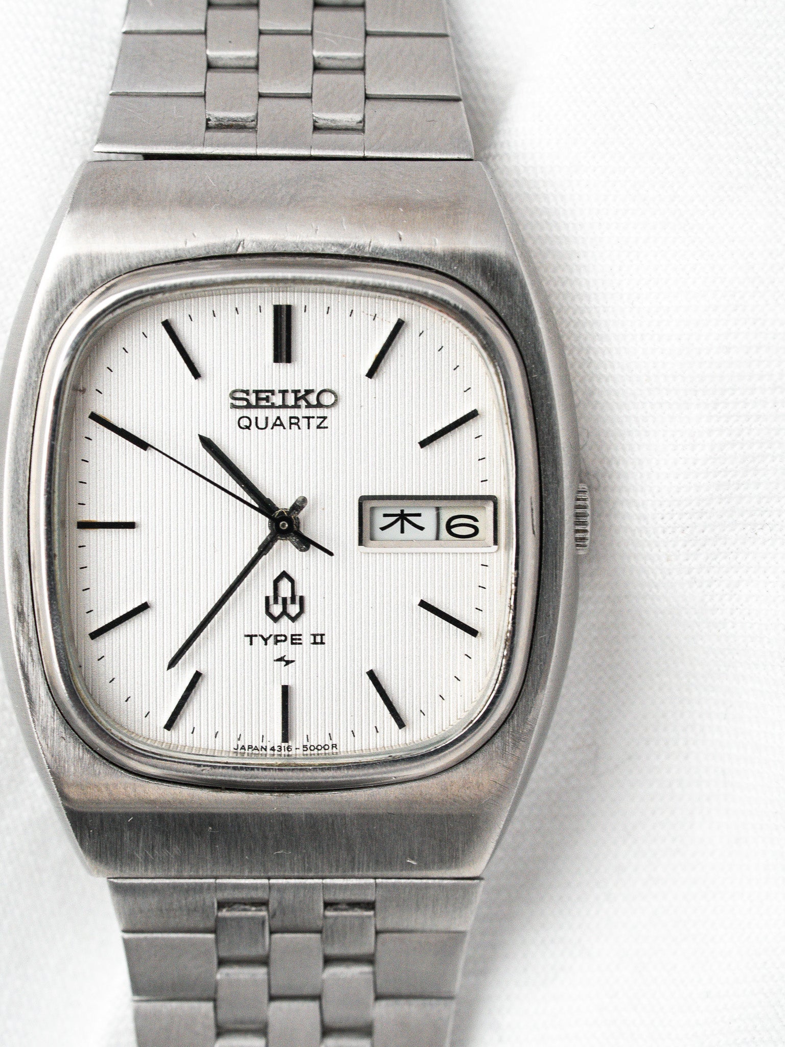 Seiko Type II 4318-5000 Coussin — Cadran Argenté Tapisserie (1977)