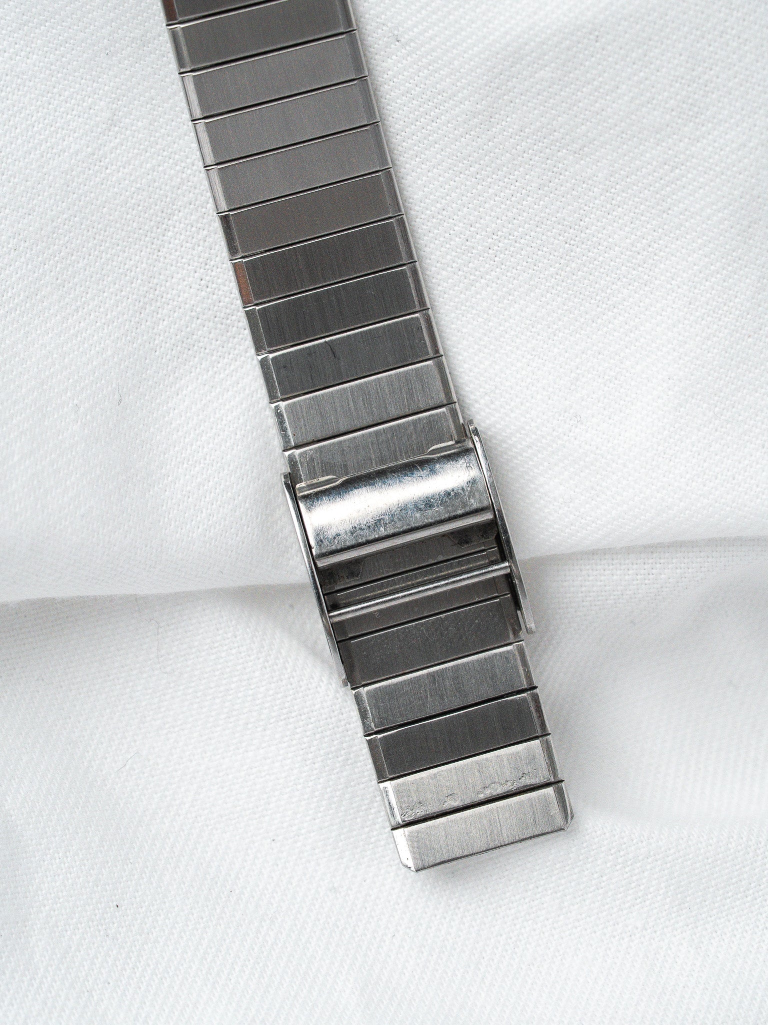 Seiko 5P31-5010 Rectangulaire Acier — Cadran Argenté Deux Tons (1980s)