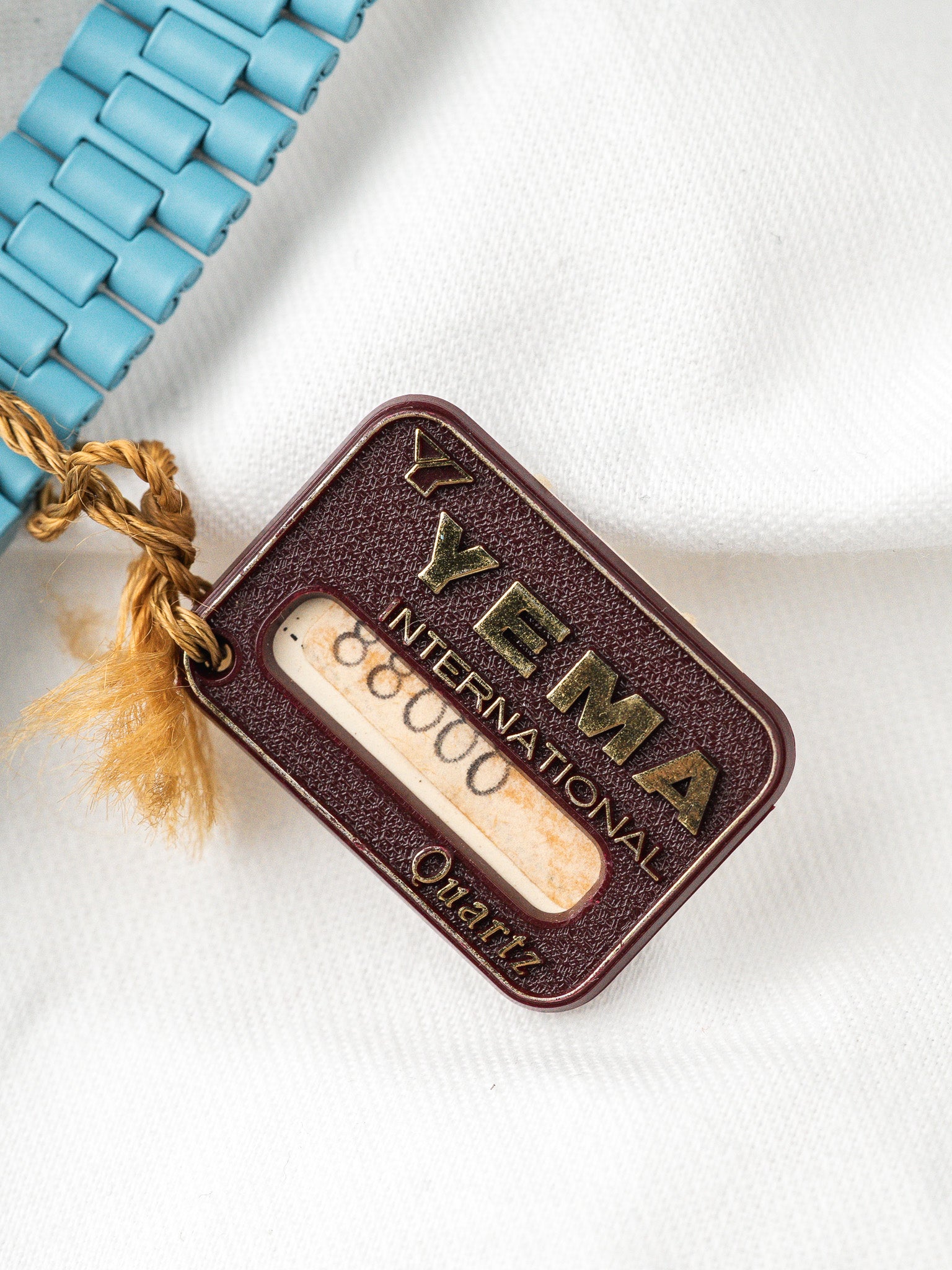Montre Yema Vintage Turquoise — Laqué Format Mini (1990s)