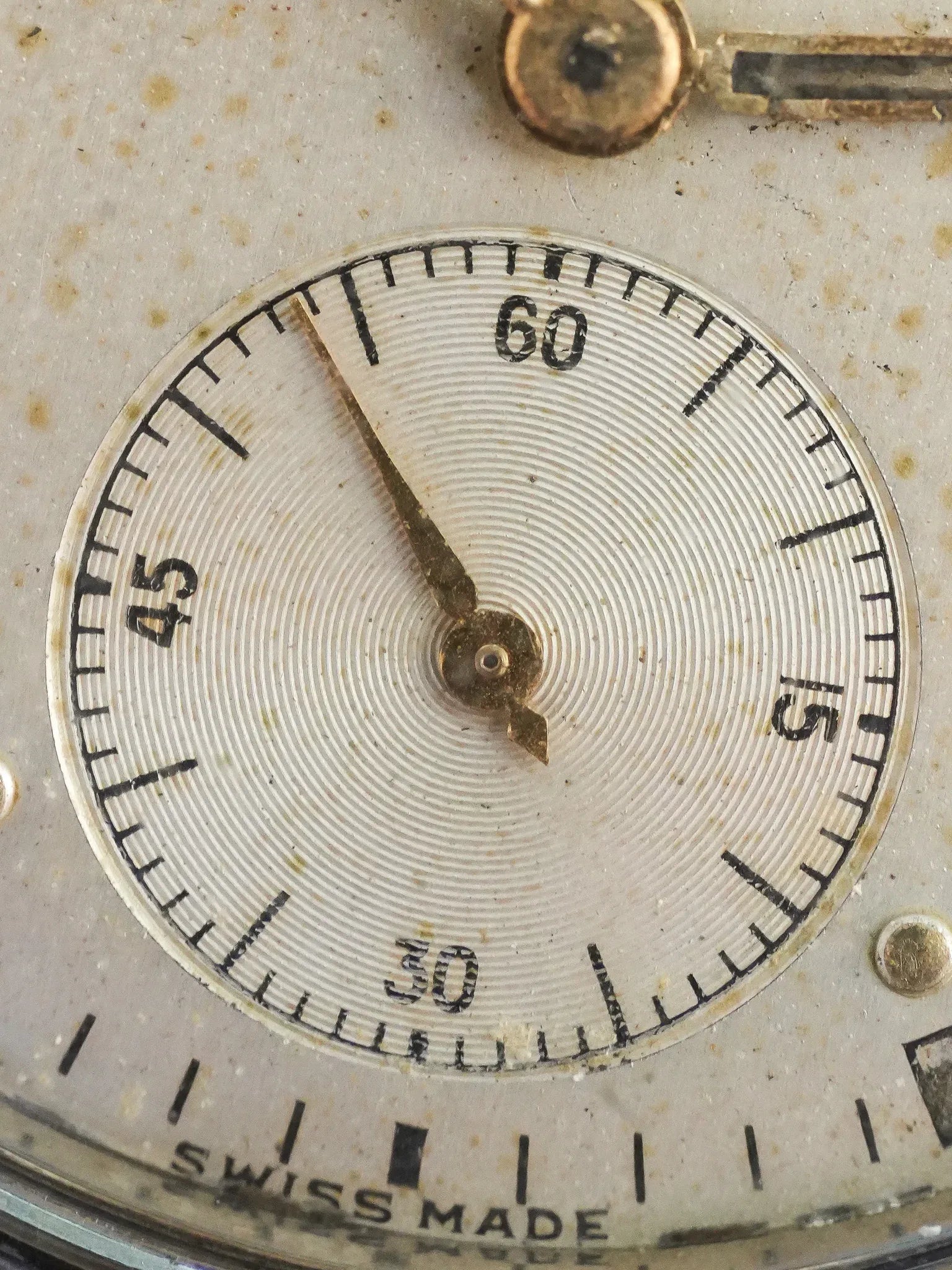 Tissot - Antimagnétique Acier Patine Crème Petite-seconde - 1950s