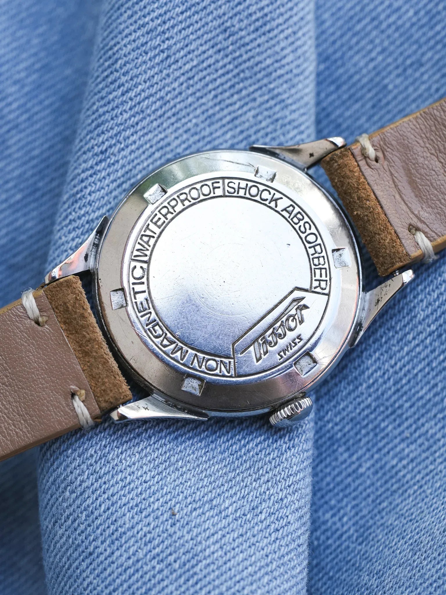 Tissot - Antimagnétique Acier Patine Crème Petite-seconde - 1950s