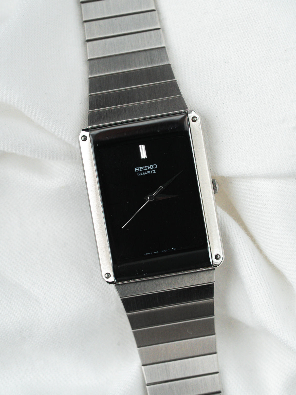 Aiguilles dauphines argentées - Montre Seiko Quartz 7431-5110 - Atelier Victor