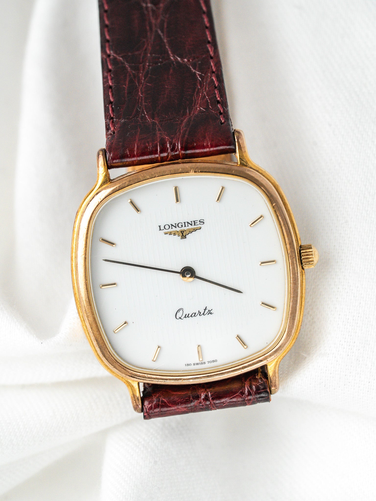 Longines Quartz Plaquée Or — Coussin Cadran Rayé Deux Aiguilles (1980s)