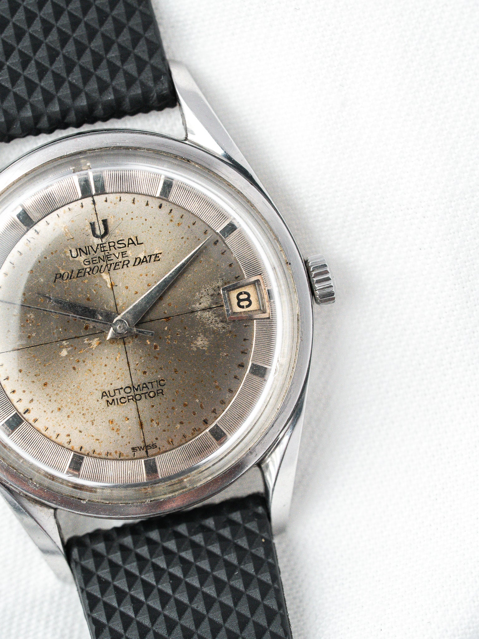 Universal Genève Polerouter Watch Date — Micro-Rotor Crosshair (1959)