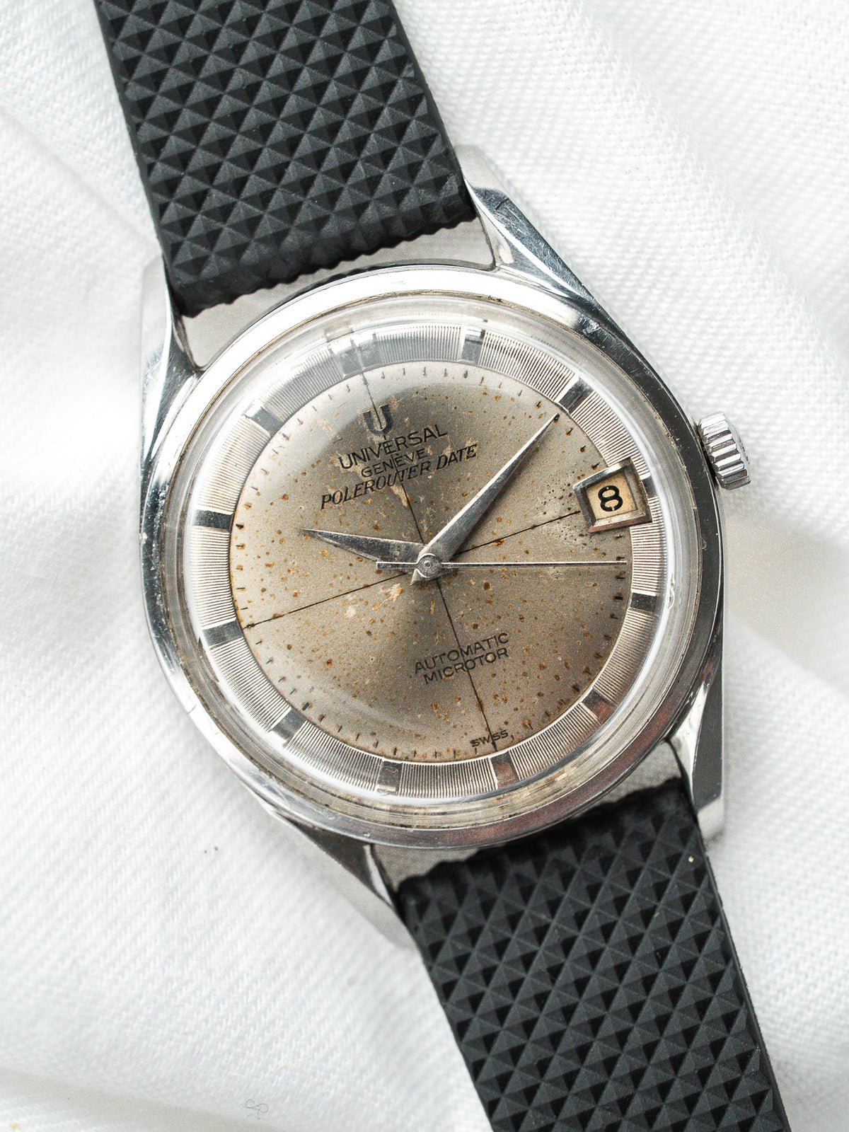 Universal Genève Polerouter Watch Date — Micro-Rotor Crosshair (1959)