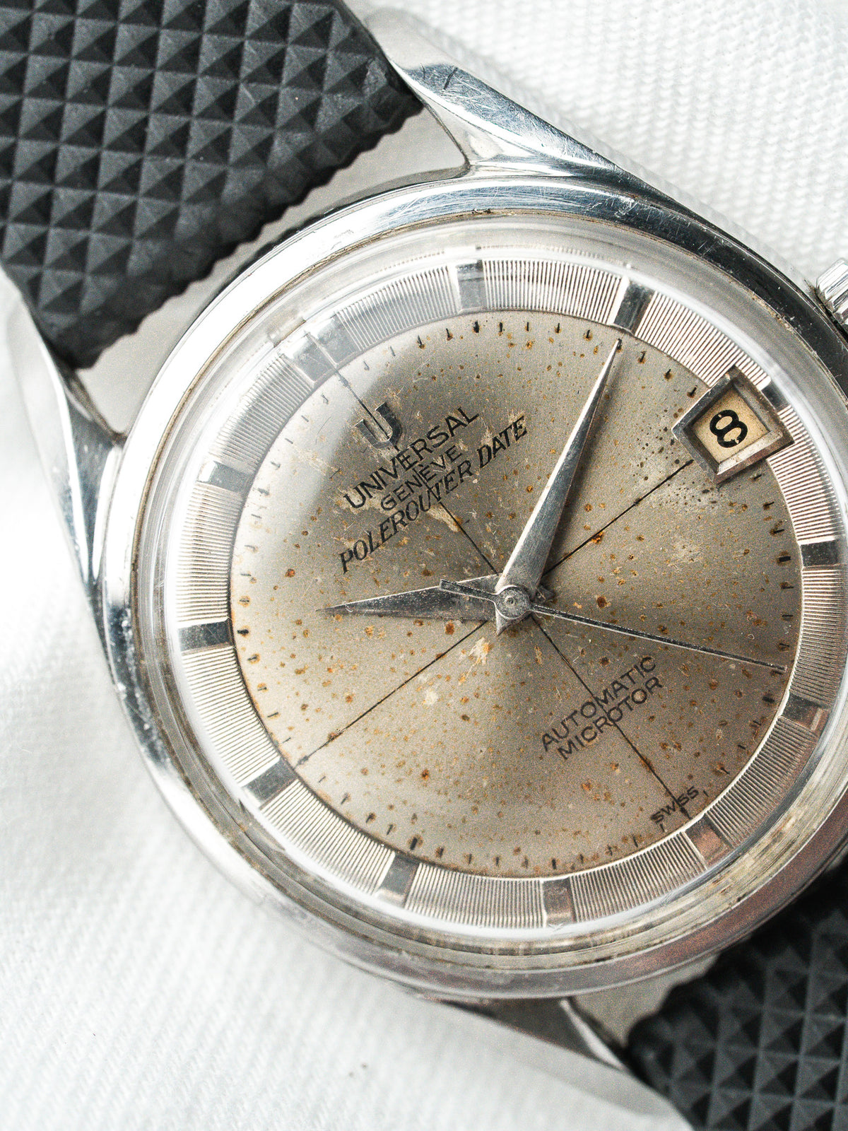 Universal Genève Polerouter Watch Date — Micro-Rotor Crosshair (1959)