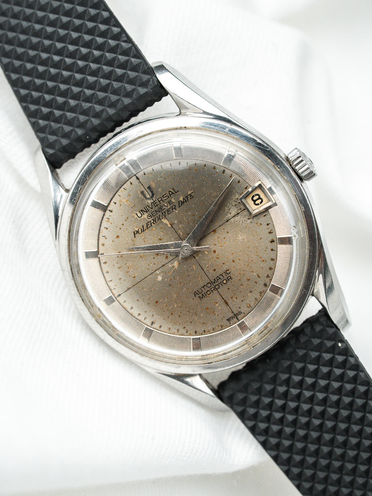 Universal Genève Polerouter Watch Date — Micro-Rotor Crosshair (1959)