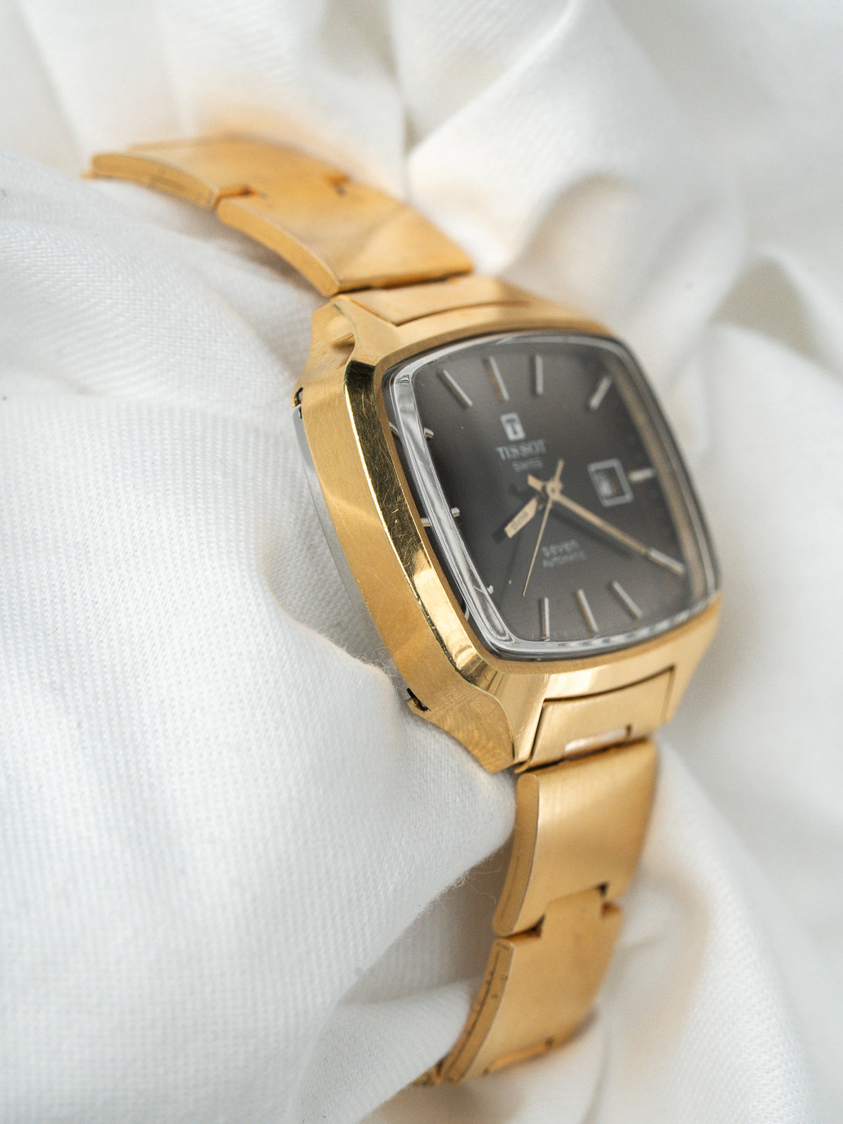 Montre Tissot Seven Automatique — Boîtier TV Taupe (1970s)