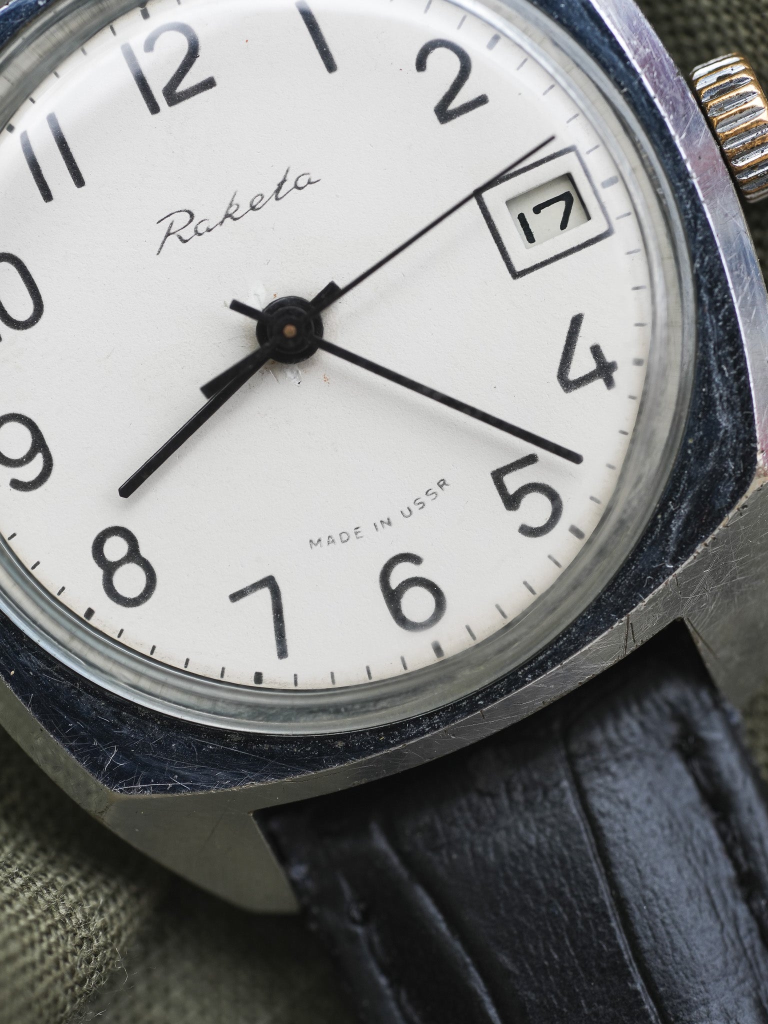 Raketa - Tonneau épais acier blanc date - 1970s
