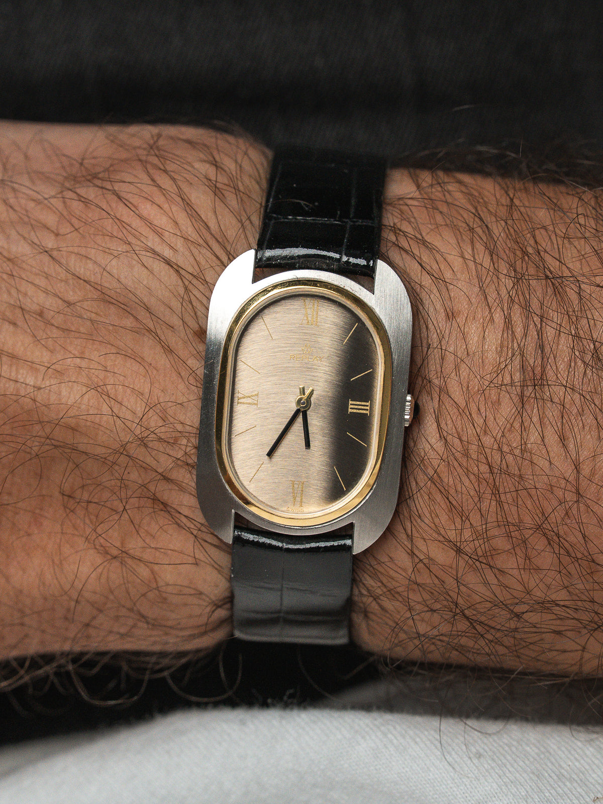 Watch on the wrist - Replay Ovale Watch - Atelier Victor