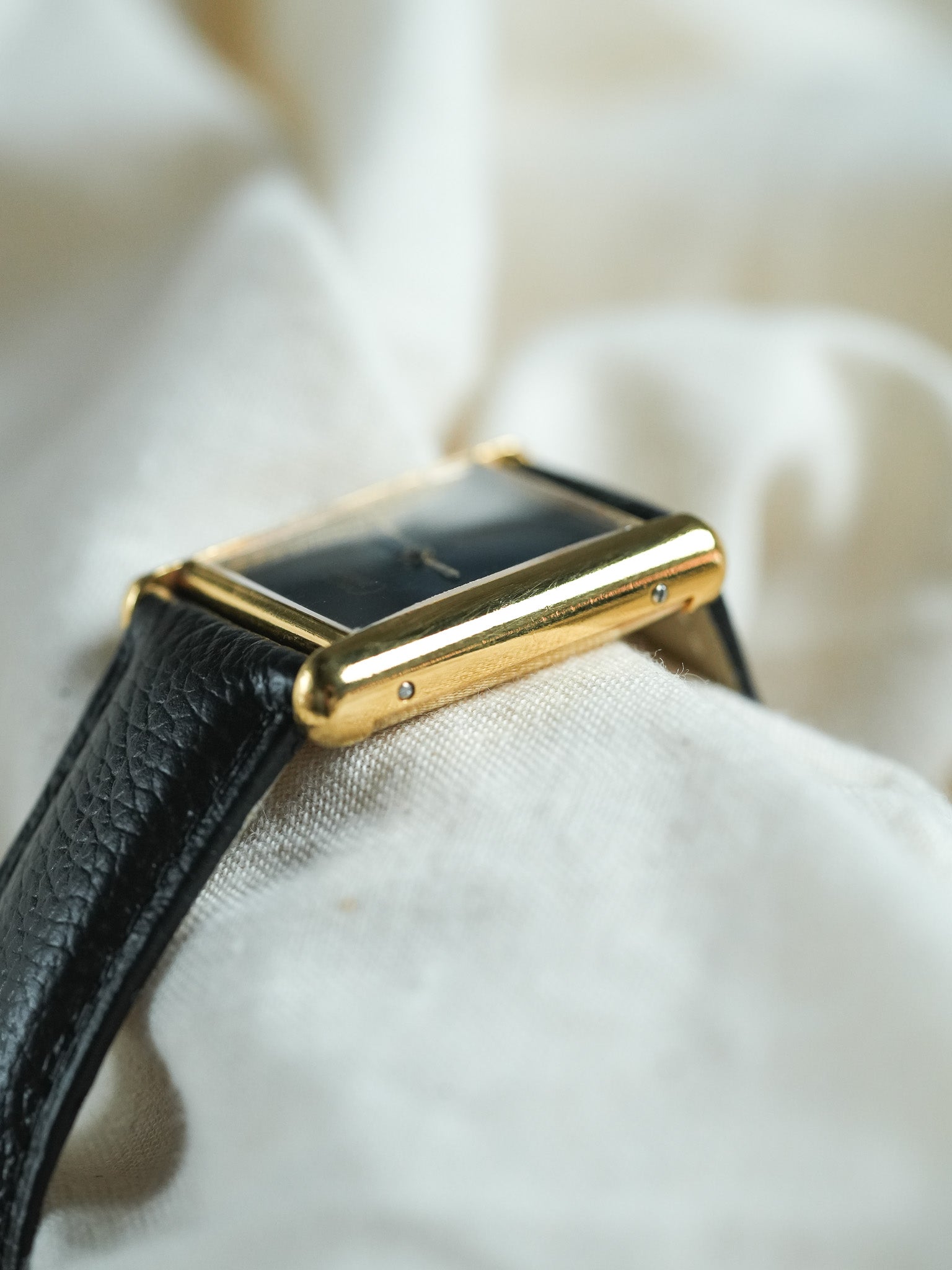 Cartier - Tank Must de Cartier 23x30 Vermeil Cadran Noir laqué Boucle Déployante - 1980s