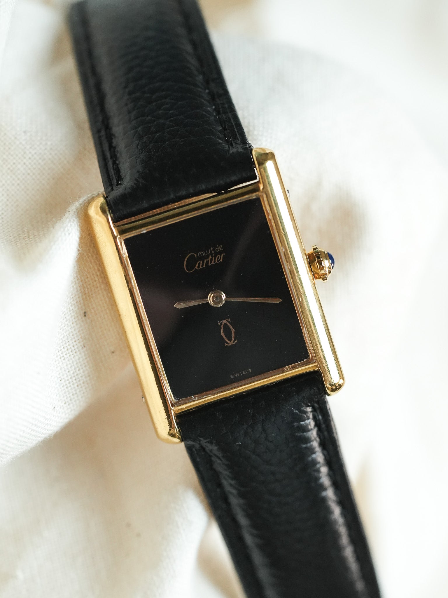 Cartier - Tank Must de Cartier 23x30 Vermeil Cadran Noir laqué Boucle Déployante - 1980s