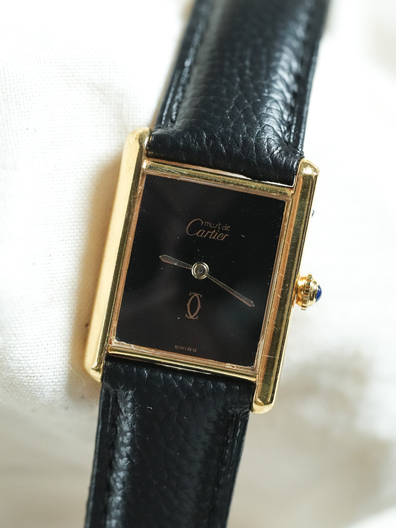 Cartier - Tank Must de Cartier 23x30 Vermeil Cadran Noir laqué Boucle Déployante - 1980s