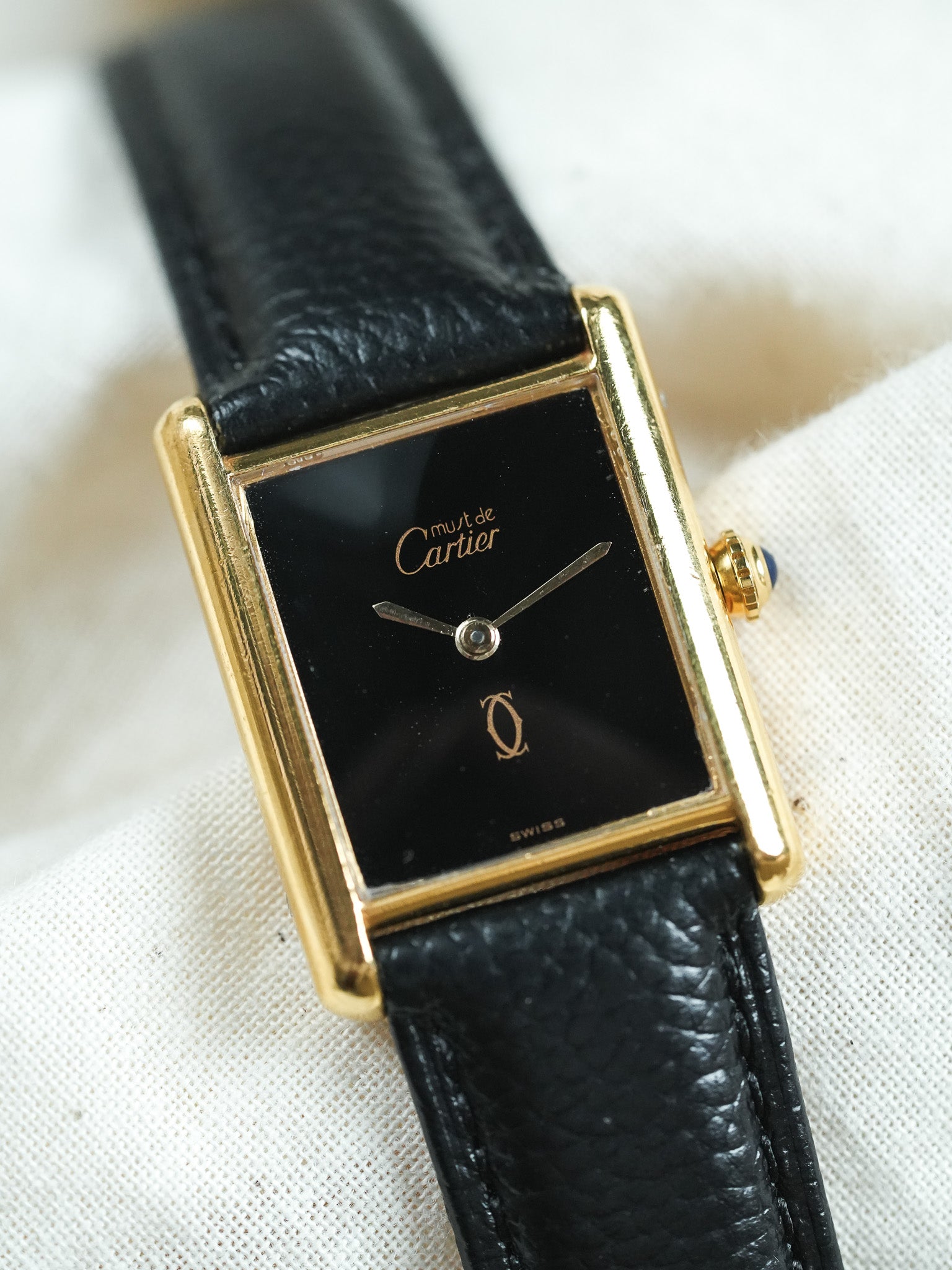 Cartier - Tank Must de Cartier 23x30 Vermeil Cadran Noir laqué Boucle Déployante - 1980s