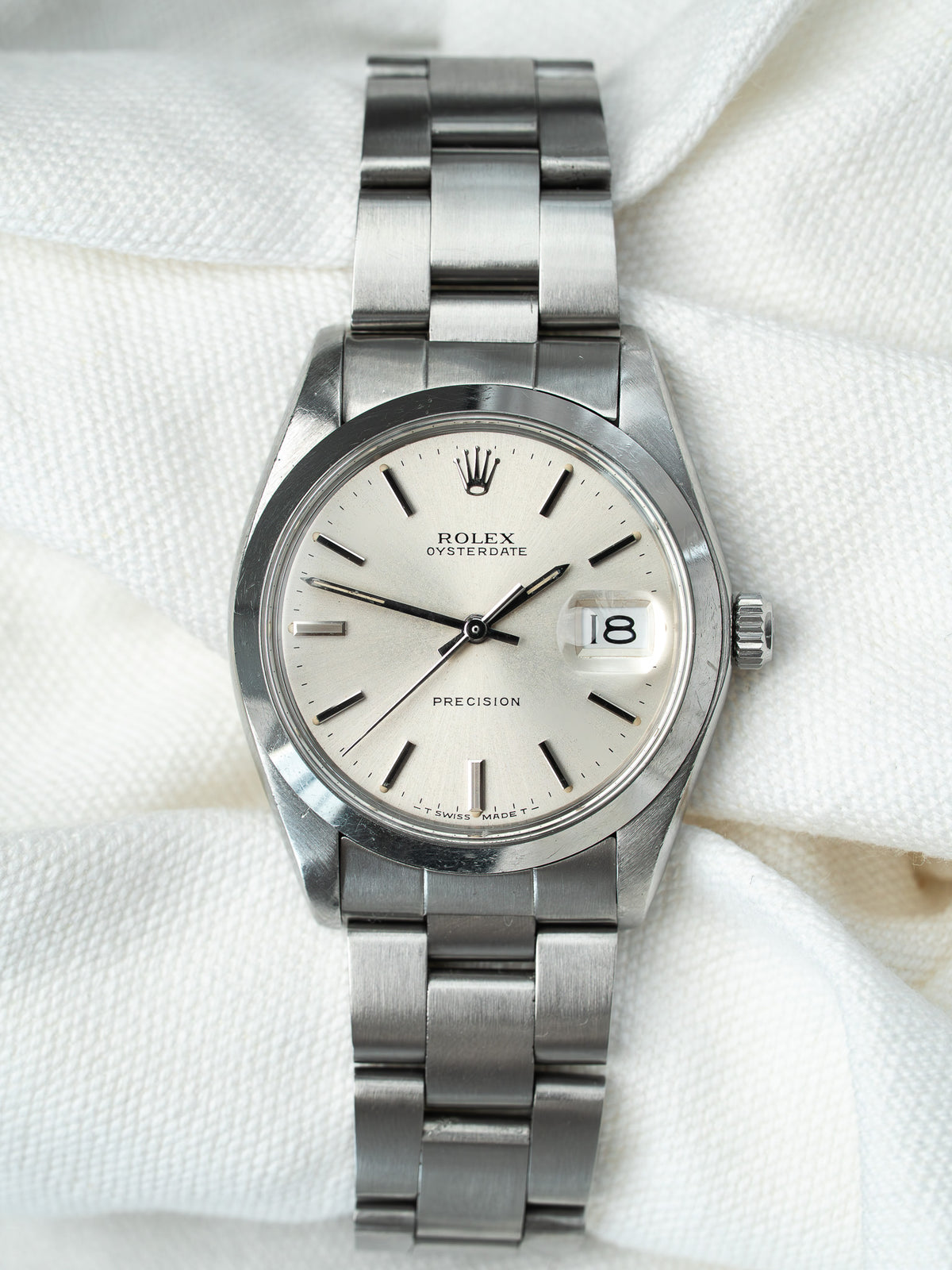 Cadran argenté soleil à index appliqués - Montre Rolex Oysterdate 6694 - Atelier Victor