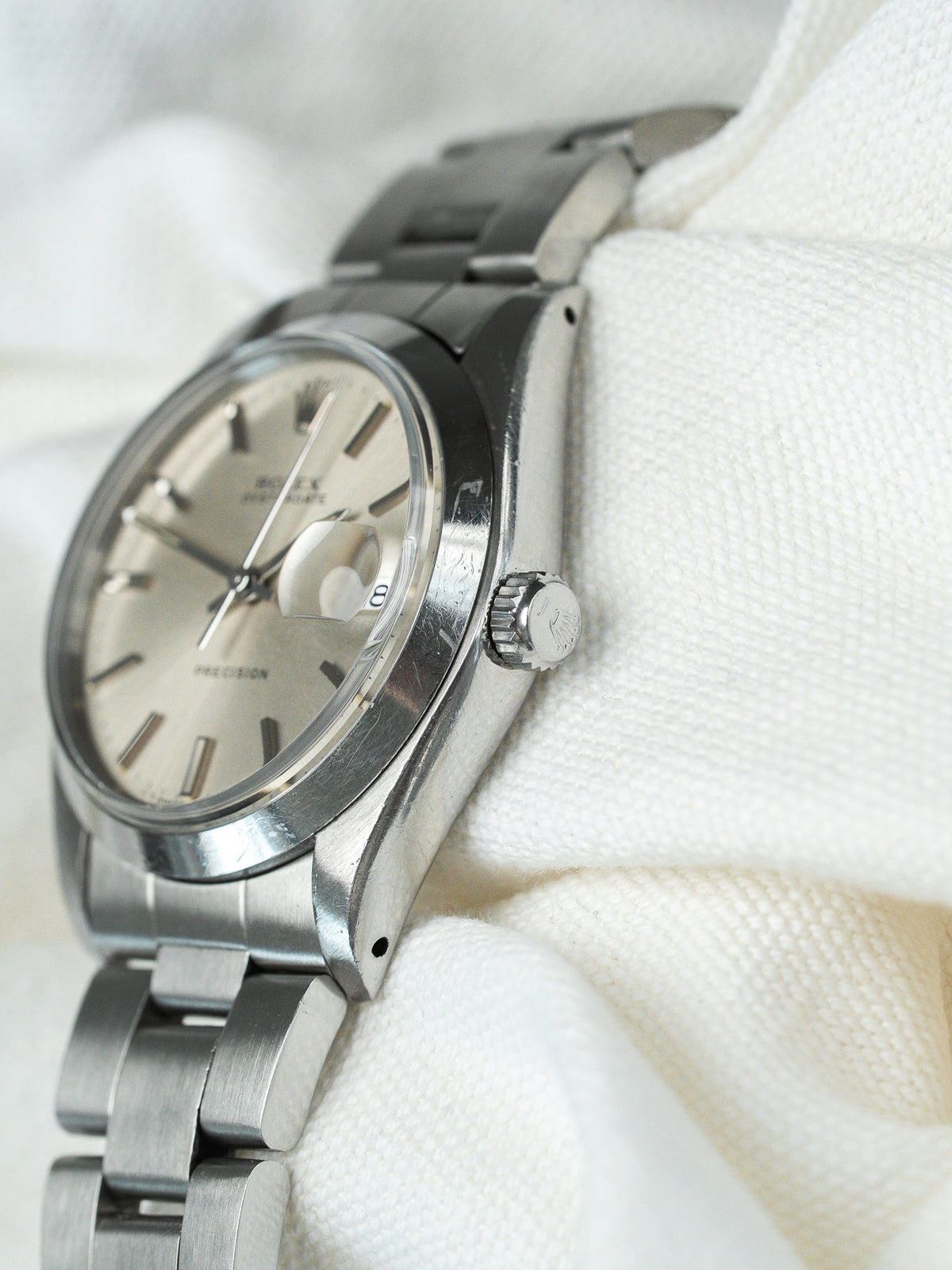 Guichet de date sous loupe cyclope - Montre Rolex Oysterdate 6694 - Atelier Victor