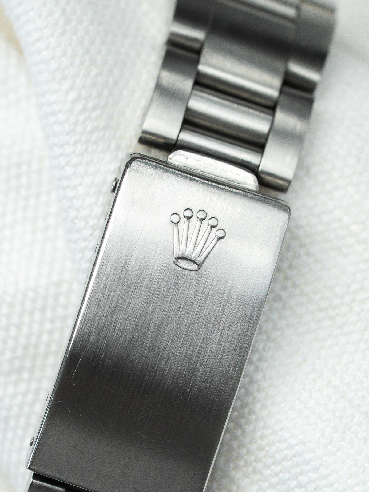 Calibre 1225 à remontage manuel - Montre Rolex Oysterdate 6694 - Atelier Victor